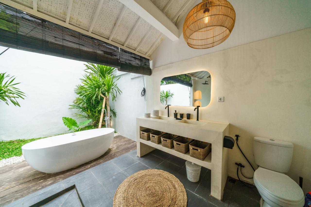Mana 888 - Cozy Tropical 4br In Seminyak! Villa