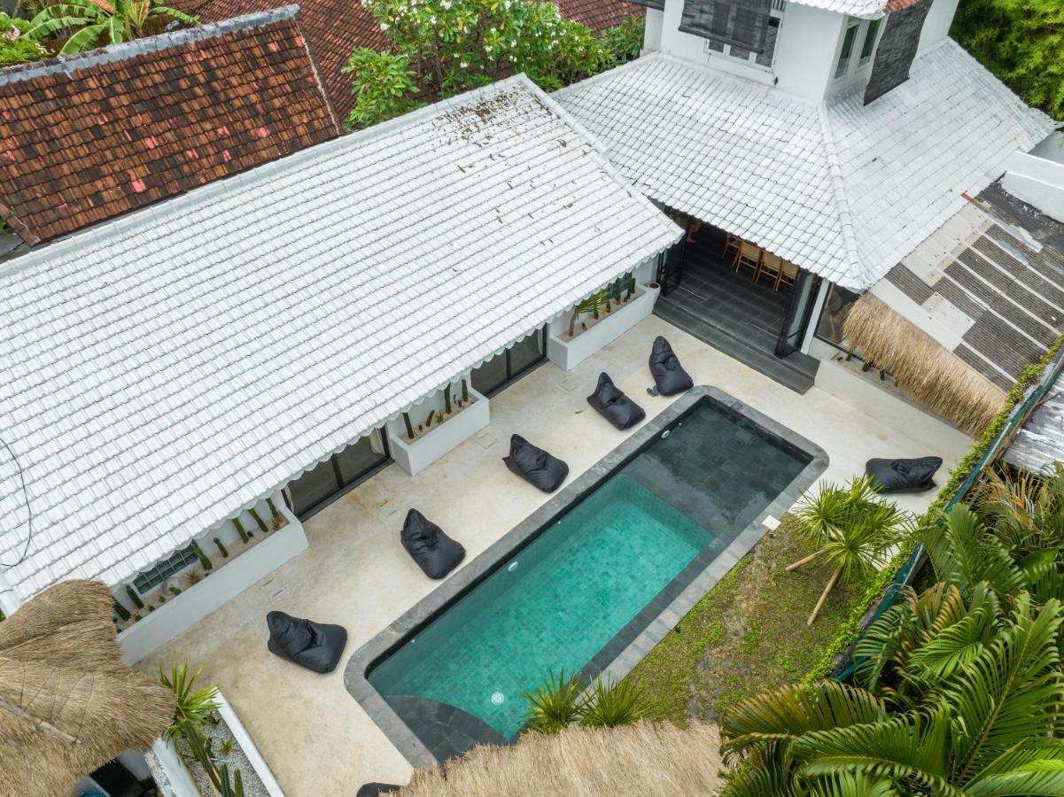 Mana 888 - Cozy Tropical 4br In Seminyak!