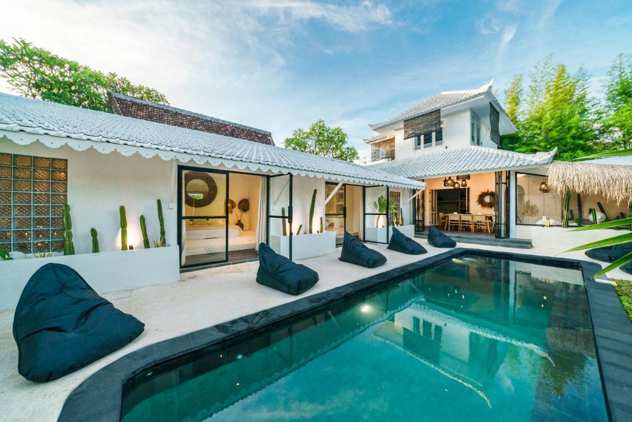 Mana 888 - Cozy Tropical 4br In Seminyak!