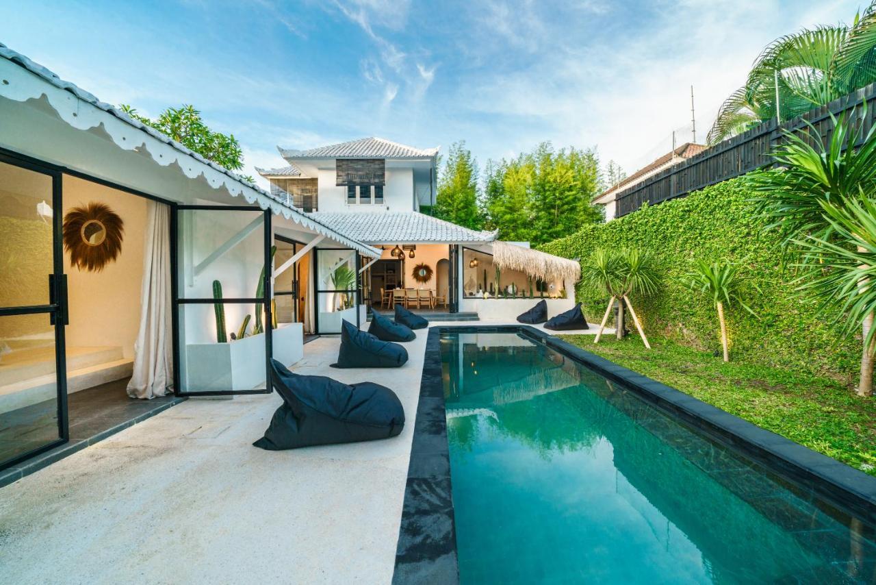 Mana 888 - Cozy Tropical 4br In Seminyak!