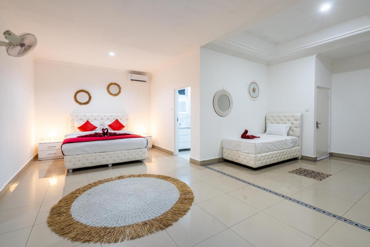 Luxury Minimalist White Angel In Villa Seminyak (Bali)
