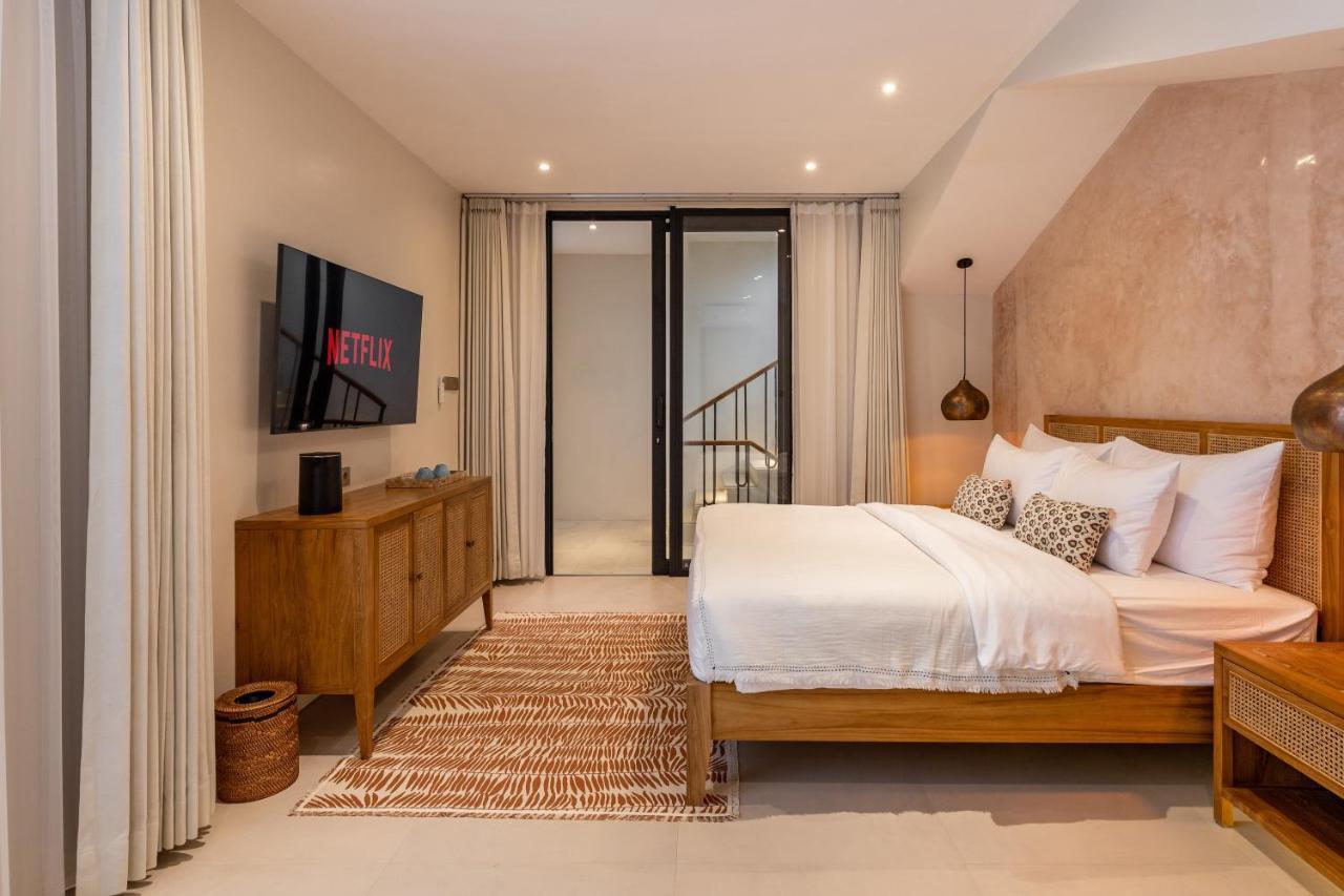 Brand New 5 Bd Luxury 300m To Villa *