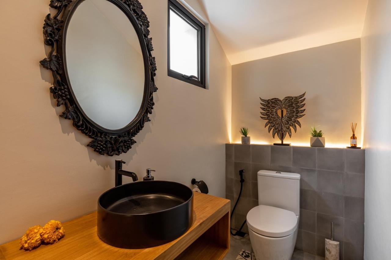 Brand New 5 Bd Luxury 300m To Villa Seminyak (Bali)