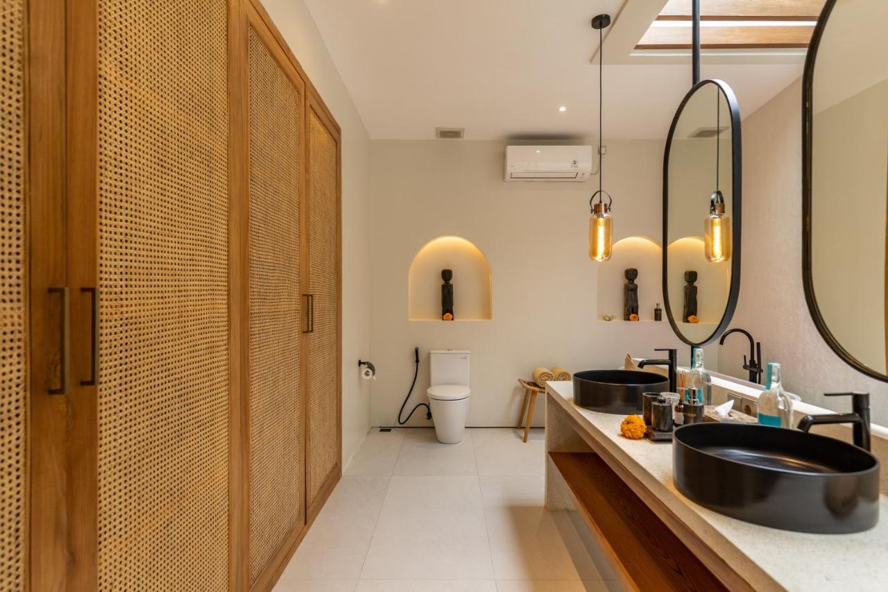 Brand New 5 Bd Luxury 300m To * Seminyak (Bali)