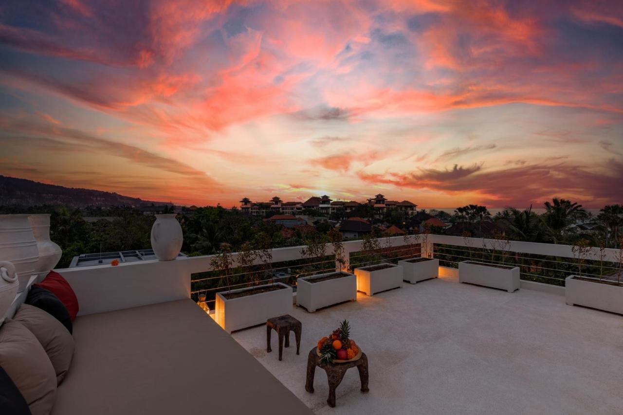 Villa Brand New 5 Bd Luxury 300m To Seminyak (Bali)