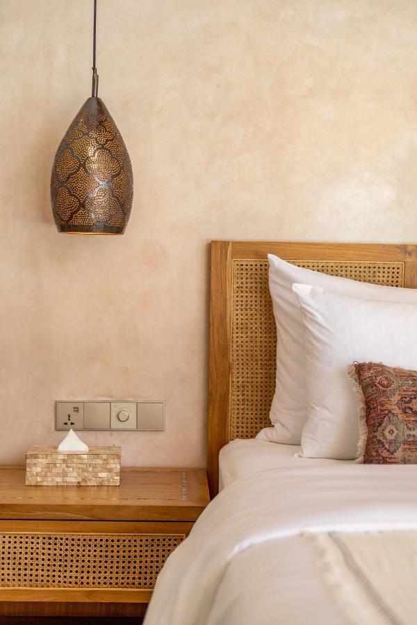 Brand New 5 Bd Luxury 300m To Villa *