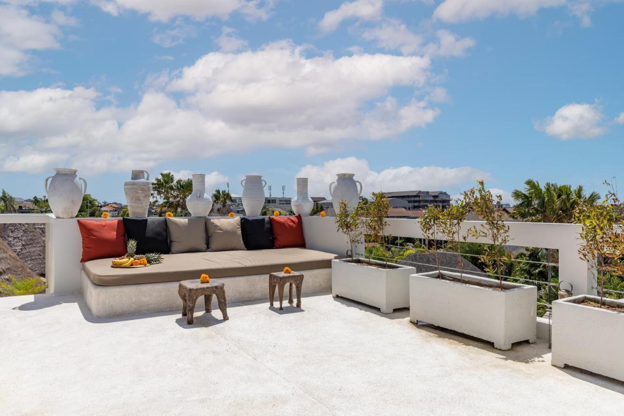 Brand New 5 Bd Luxury 300m To Villa Seminyak (Bali)