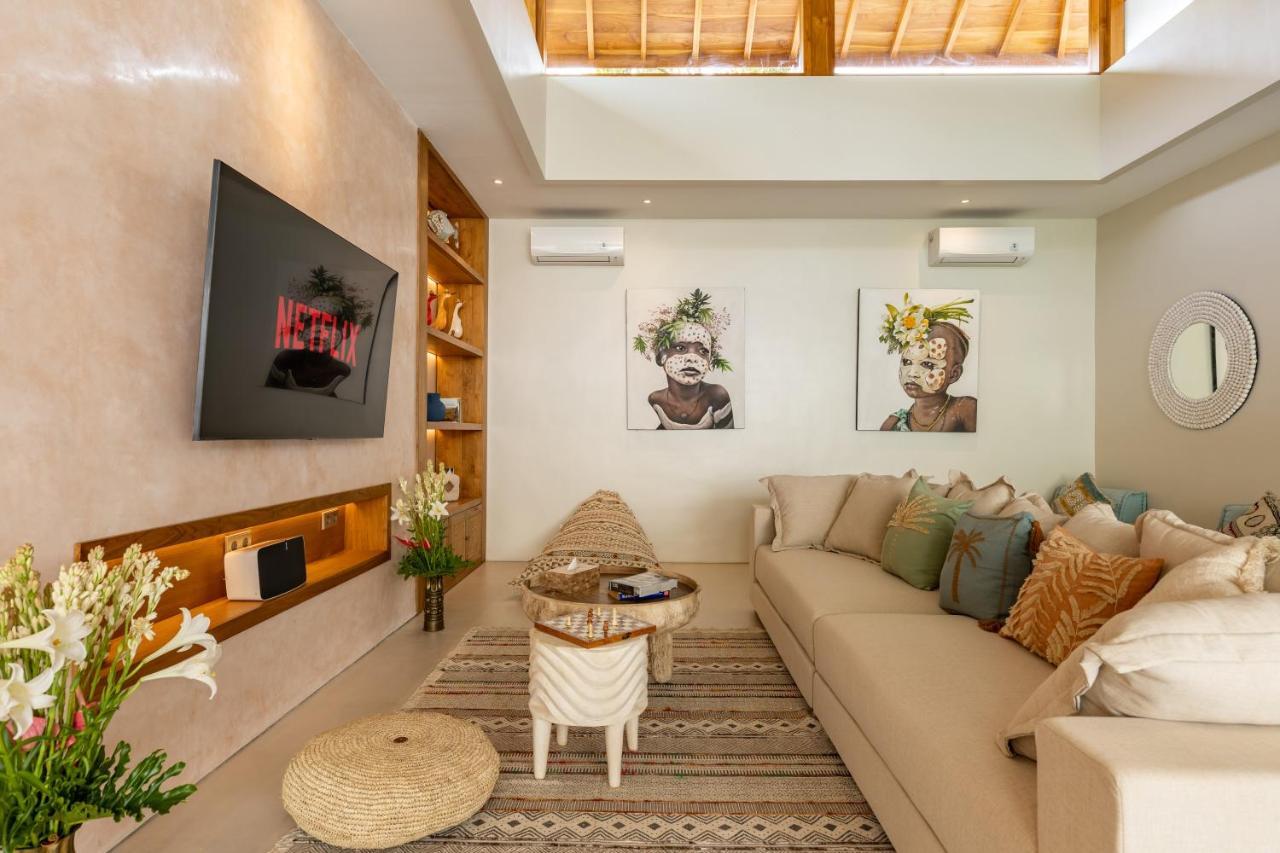 Brand New 5 Bd Luxury 300m To Villa Seminyak (Bali)