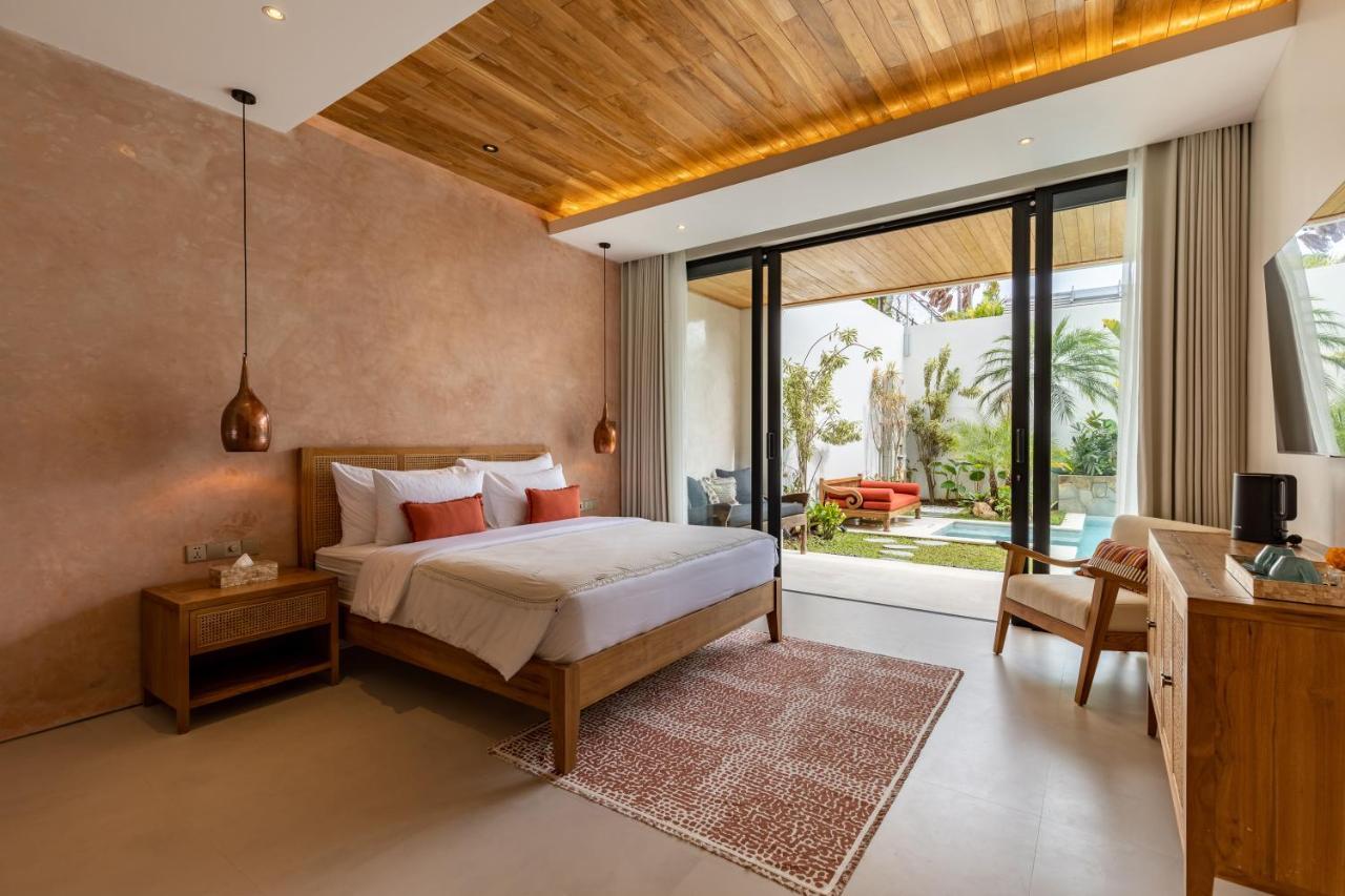 Brand New 5 Bd Luxury 300m To Villa Seminyak (Bali)