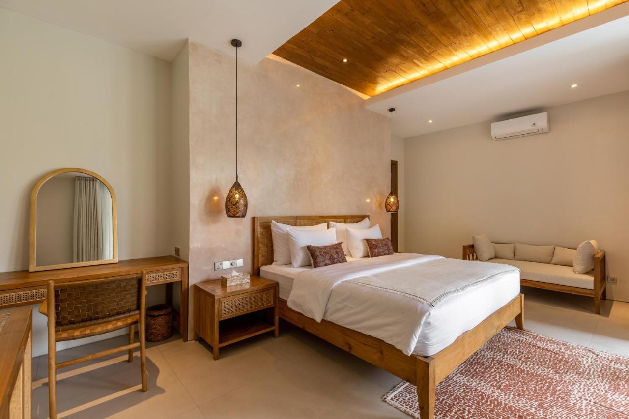 Brand New 5 Bd Luxury 300m To Villa Seminyak (Bali)