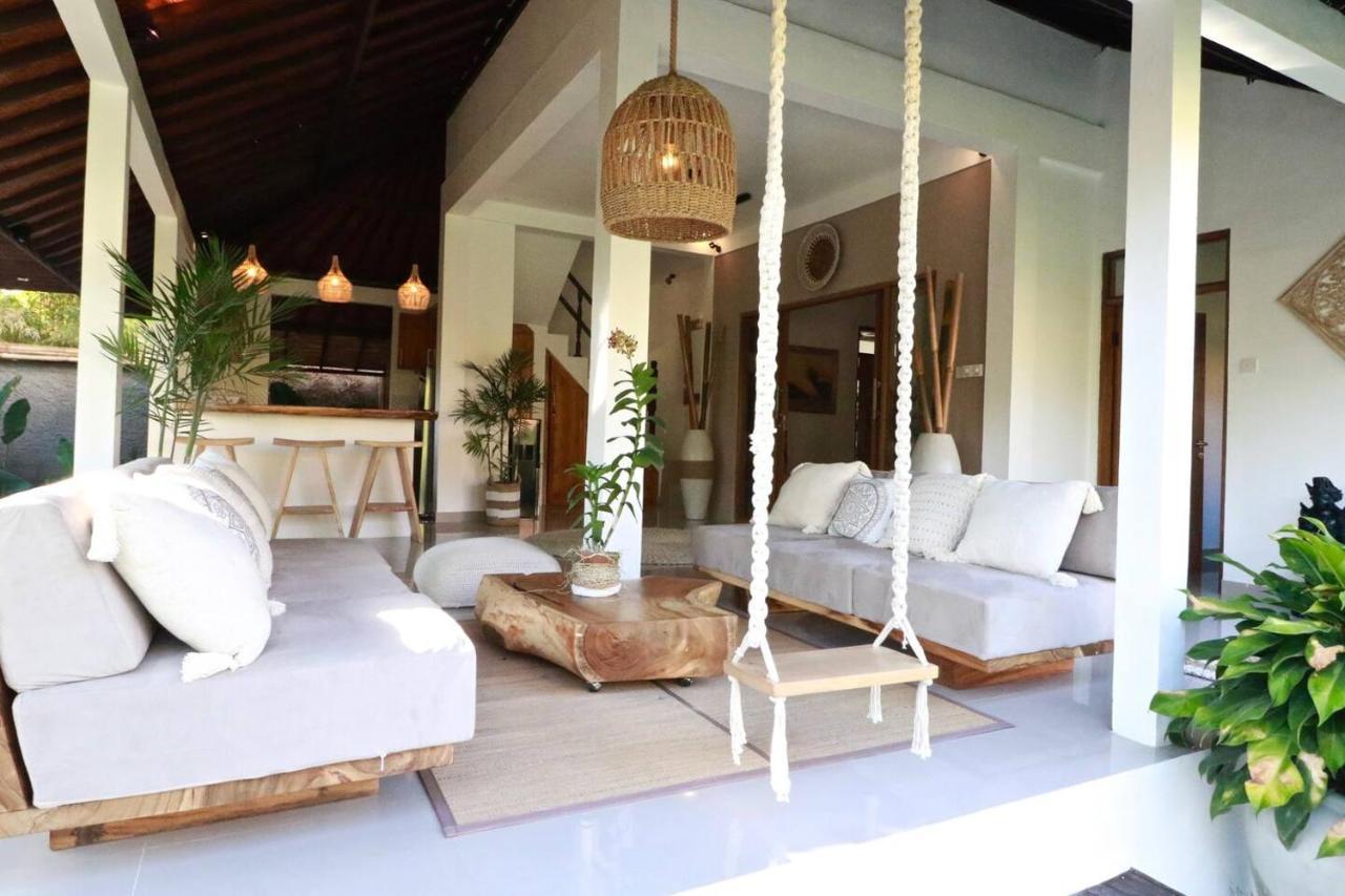 Santai, Huge Garden Square Seminyak (Bali)
