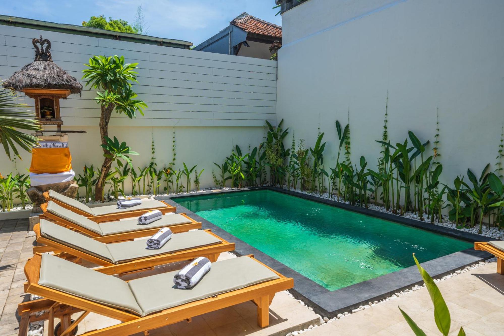 Wes - Legian - 5 Bedroom - 4 Bath - Location Villa Seminyak (Bali)