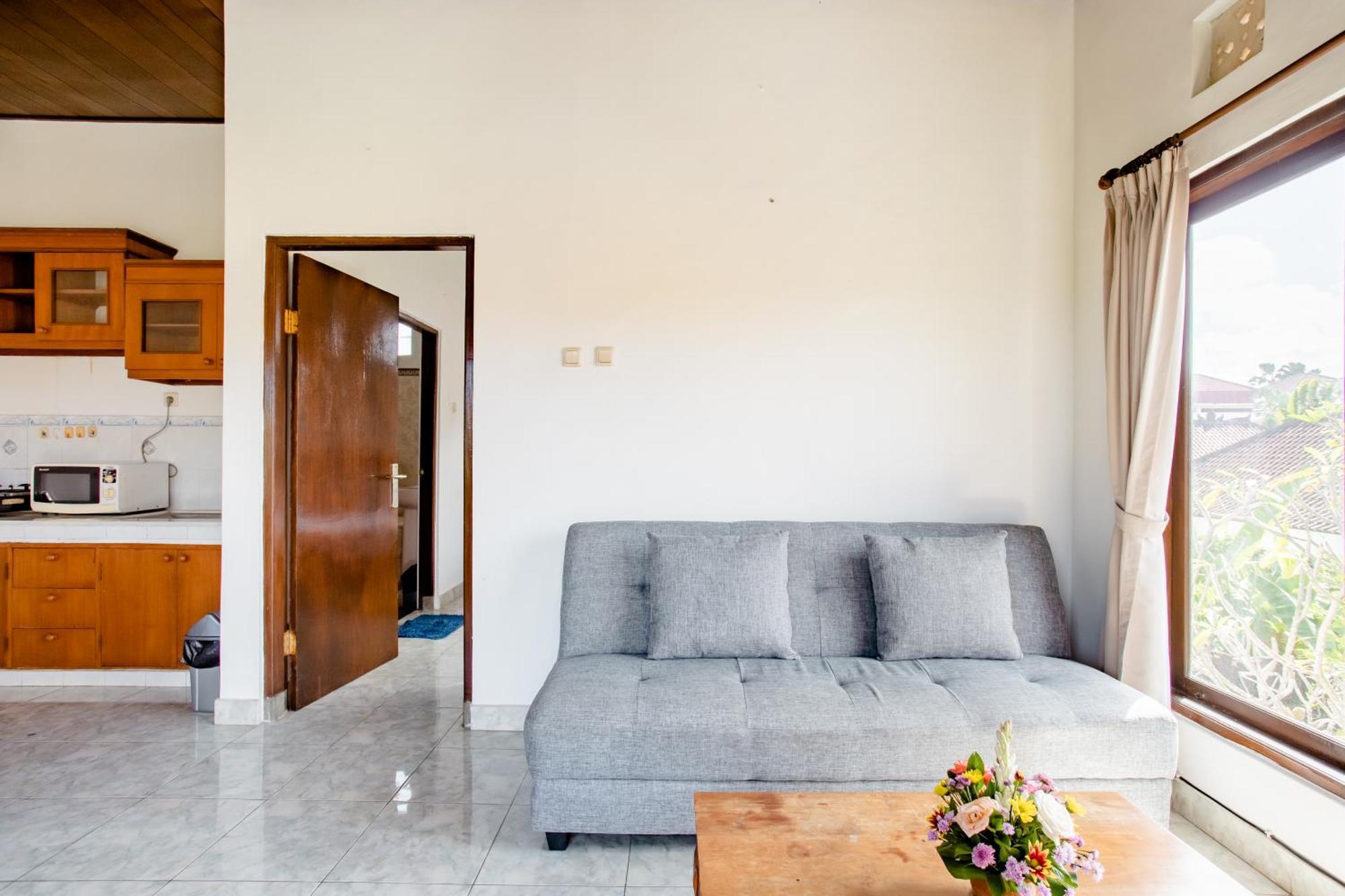 Guest house Rumah Akira 3*