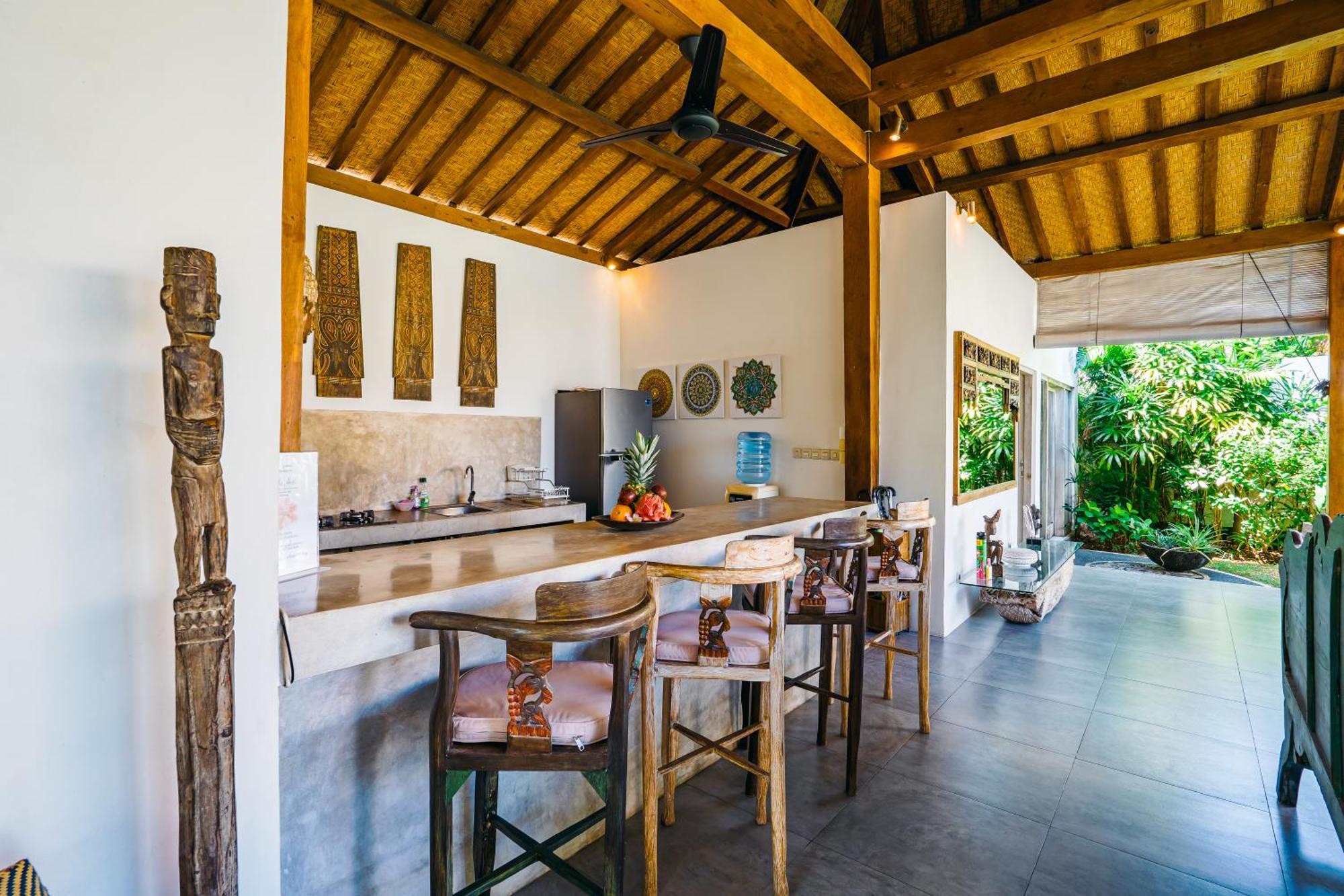 Niri - Beautiful 4br Teak Joglo In Oberoi Seminyak, A Tranquil Retreat