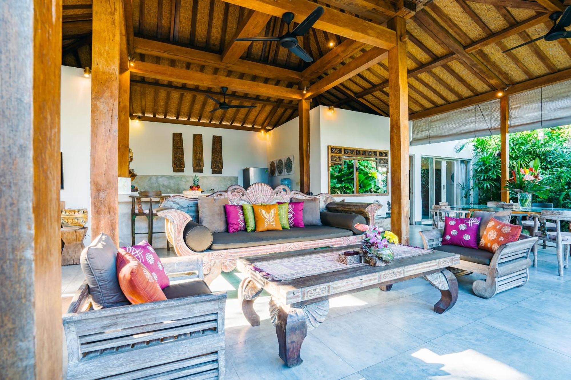 Niri - Beautiful 4br Teak Joglo In Oberoi Seminyak, A Tranquil Retreat Pousada Seminyak