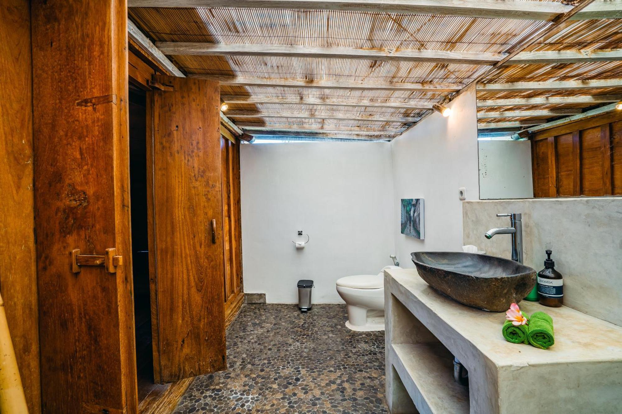 Niri - Beautiful 4br Teak Joglo In Oberoi Seminyak, A Tranquil Retreat Pousada *