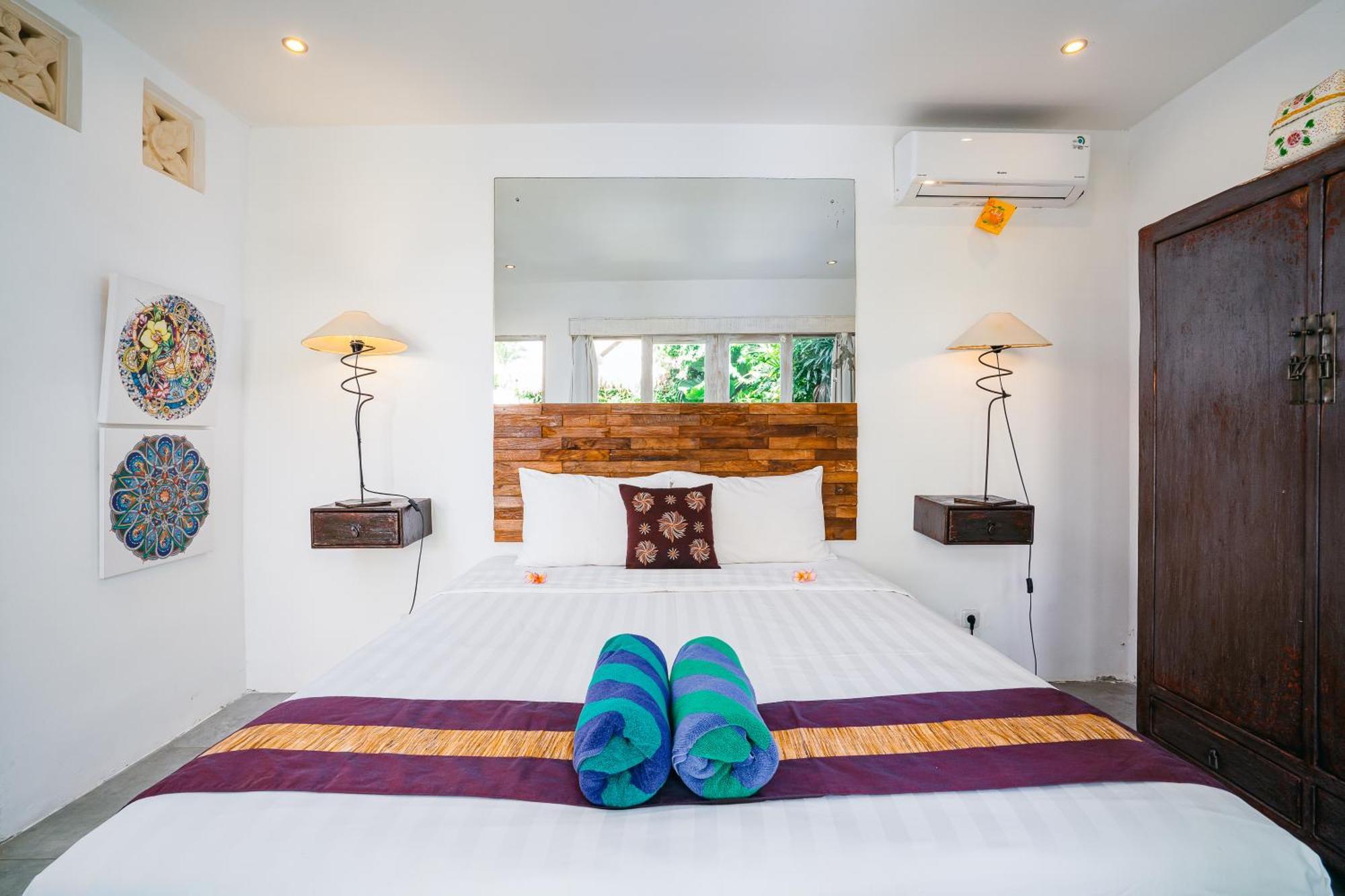 Pousada Niri - Beautiful 4br Teak Joglo In Oberoi Seminyak, A Tranquil Retreat