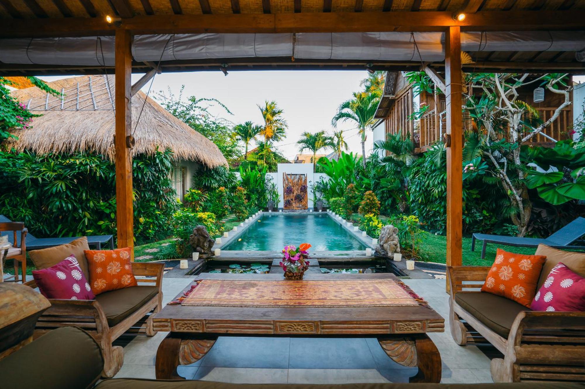 Pousada Niri - Beautiful 4br Teak Joglo In Oberoi Seminyak, A Tranquil Retreat *