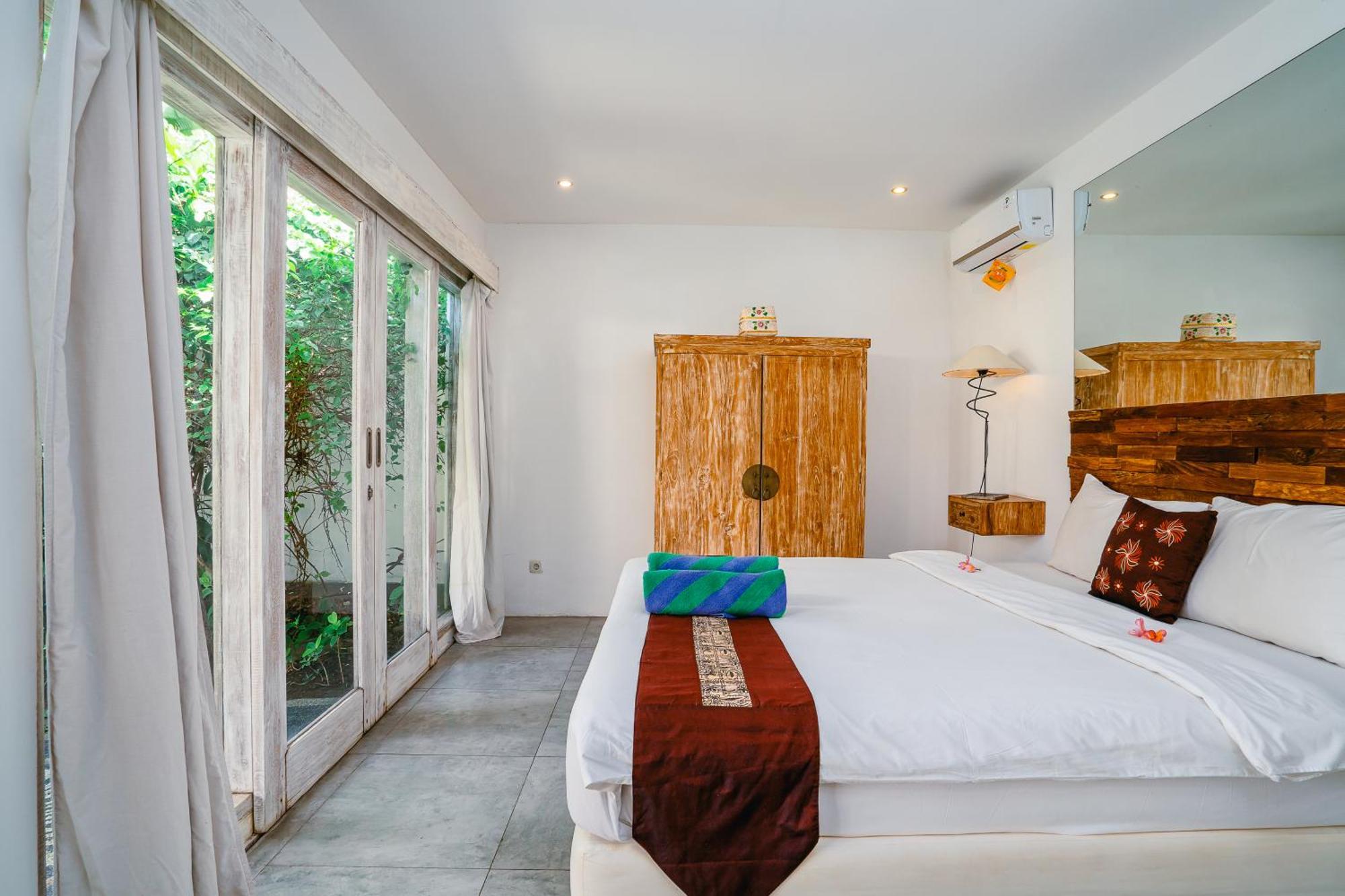 Niri - Beautiful 4br Teak Joglo In Oberoi Seminyak, A Tranquil Retreat Seminyak