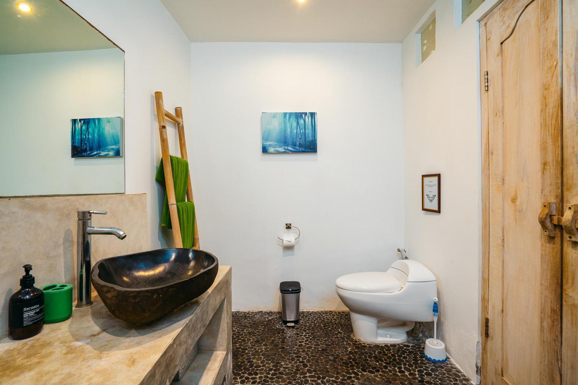 Pousada Niri - Beautiful 4br Teak Joglo In Oberoi Seminyak, A Tranquil Retreat *