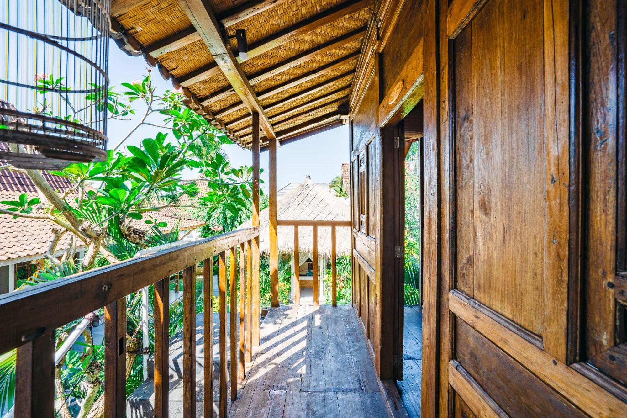 Niri - Beautiful 4br Teak Joglo In Oberoi Seminyak, A Tranquil Retreat Pousada Seminyak