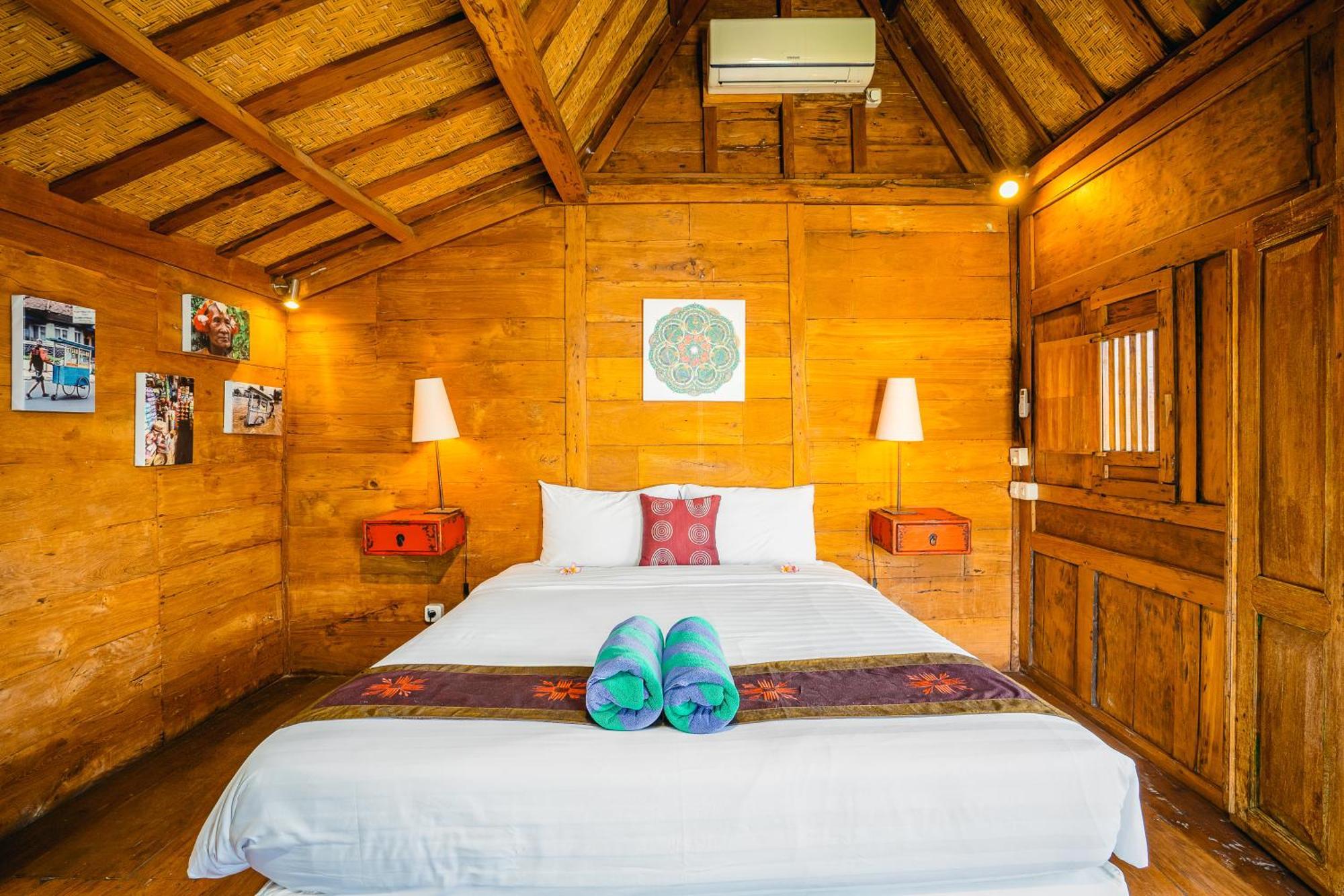 Pousada Niri - Beautiful 4br Teak Joglo In Oberoi Seminyak, A Tranquil Retreat *