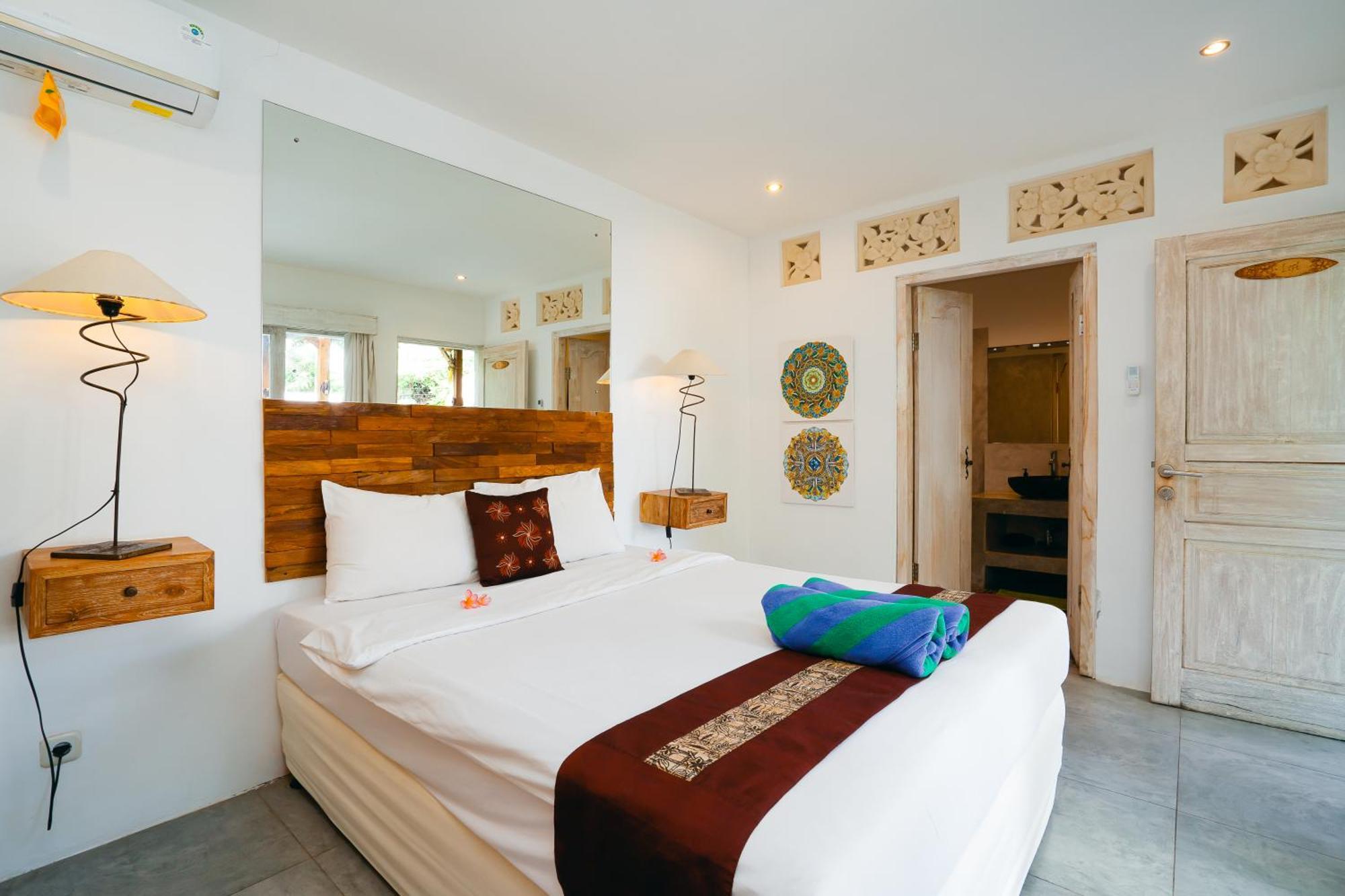 Niri - Beautiful 4br Teak Joglo In Oberoi Seminyak, A Tranquil Retreat *