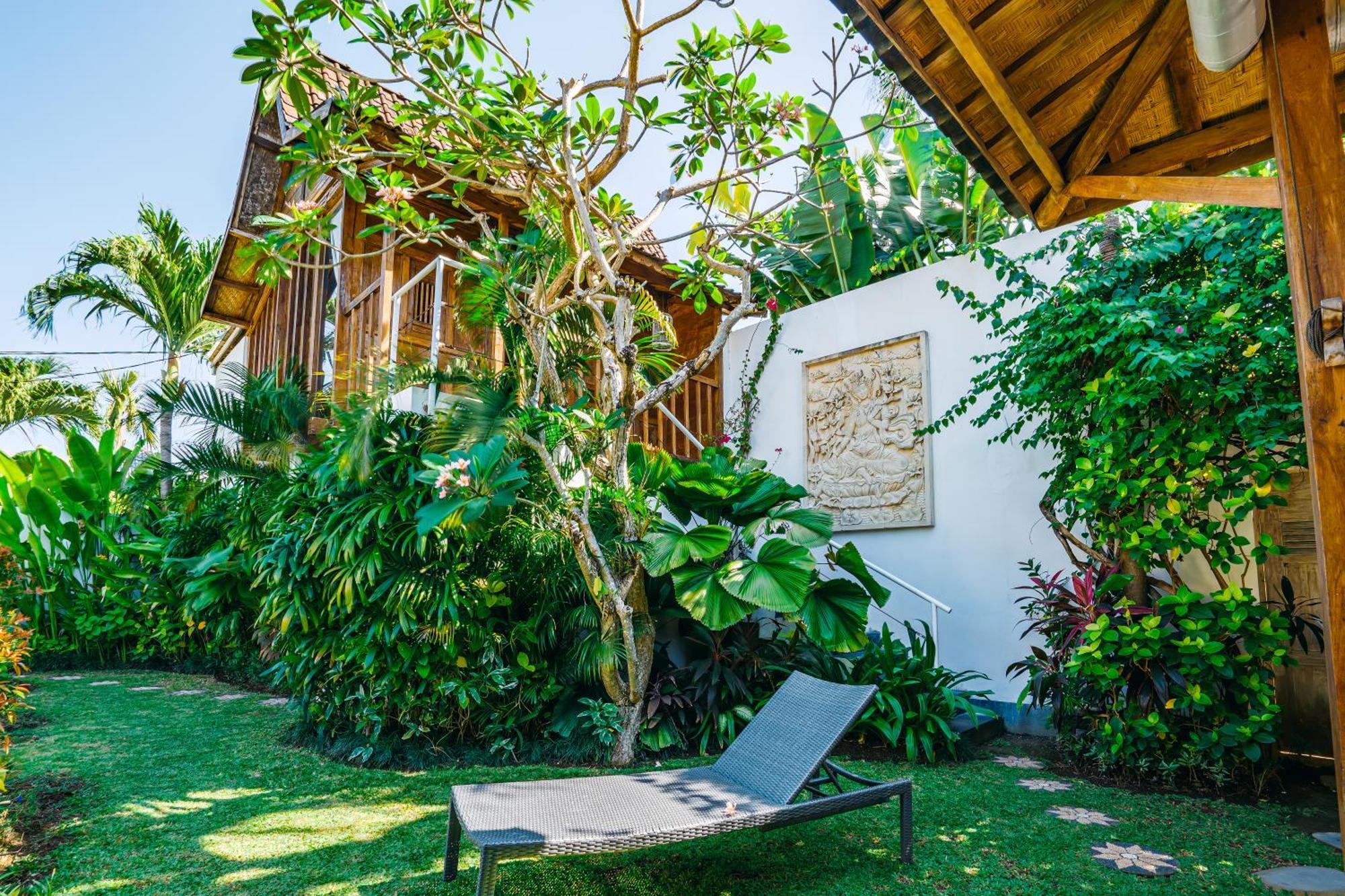 Pousada Niri - Beautiful 4br Teak Joglo In Oberoi Seminyak, A Tranquil Retreat *