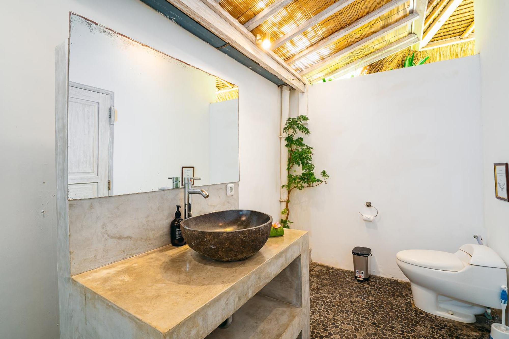 Pousada Niri - Beautiful 4br Teak Joglo In Oberoi Seminyak, A Tranquil Retreat *