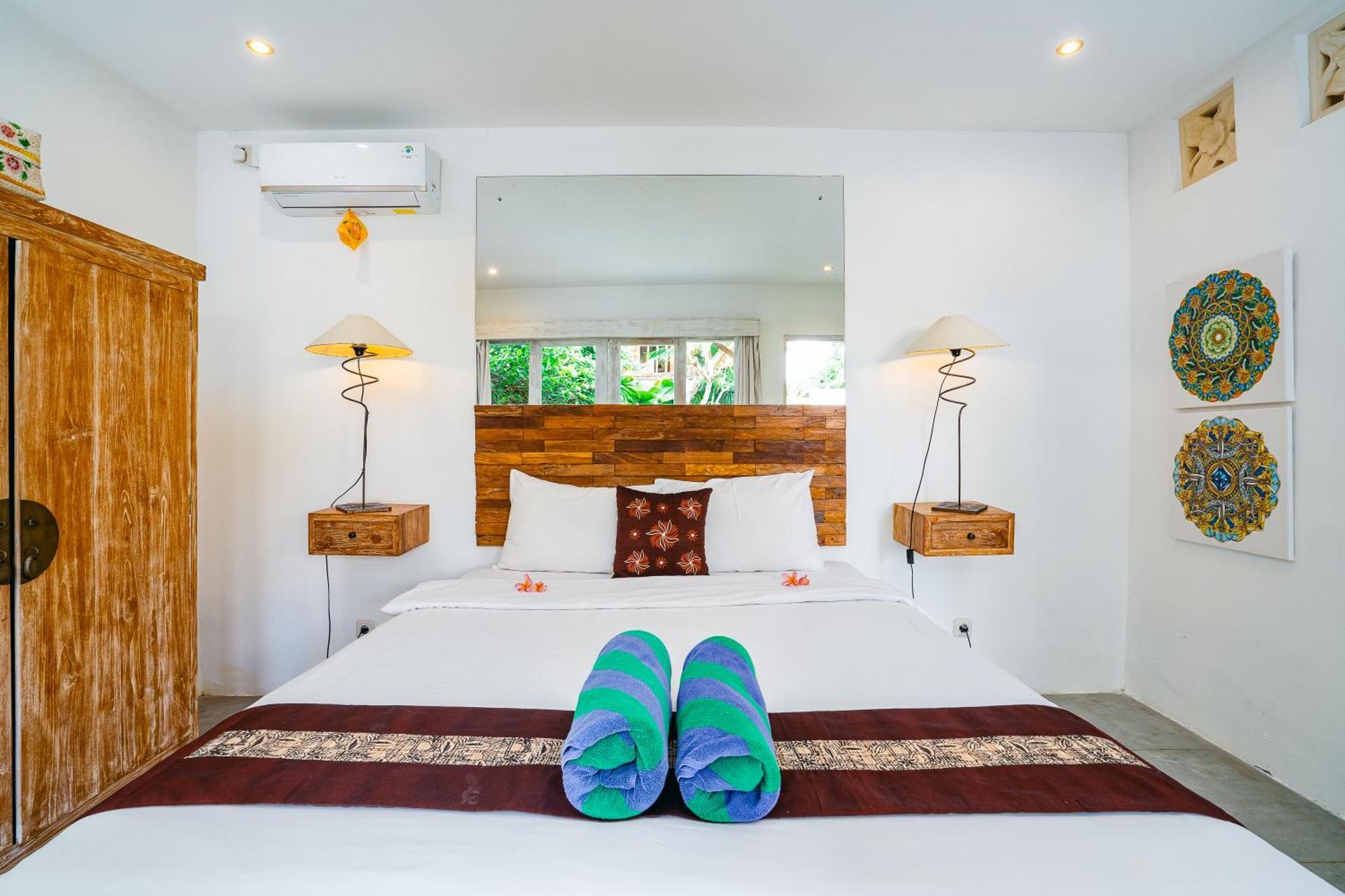 Niri - Beautiful 4br Teak Joglo In Oberoi Seminyak, A Tranquil Retreat Pousada