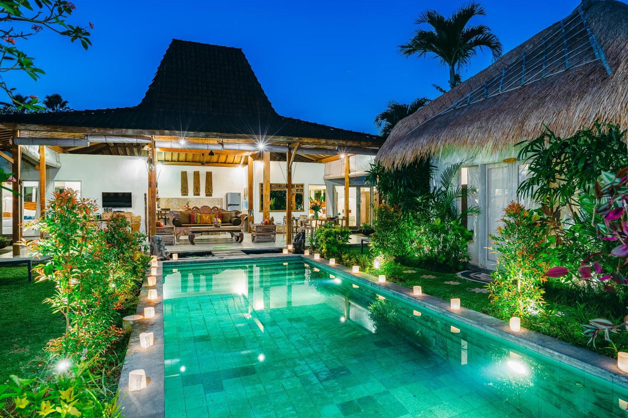 Niri - Beautiful 4br Teak Joglo In Oberoi Seminyak, A Tranquil Retreat *