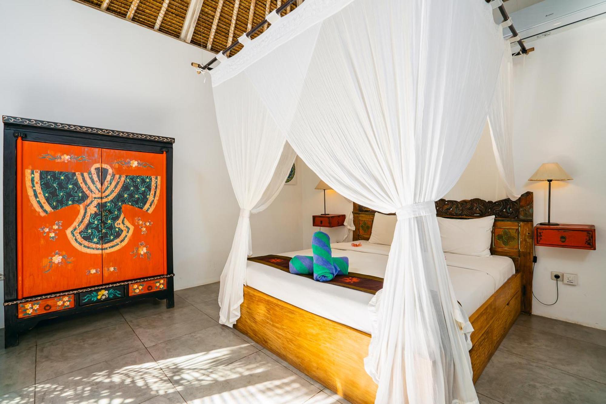 Niri - Beautiful 4br Teak Joglo In Oberoi Seminyak, A Tranquil Retreat Pousada