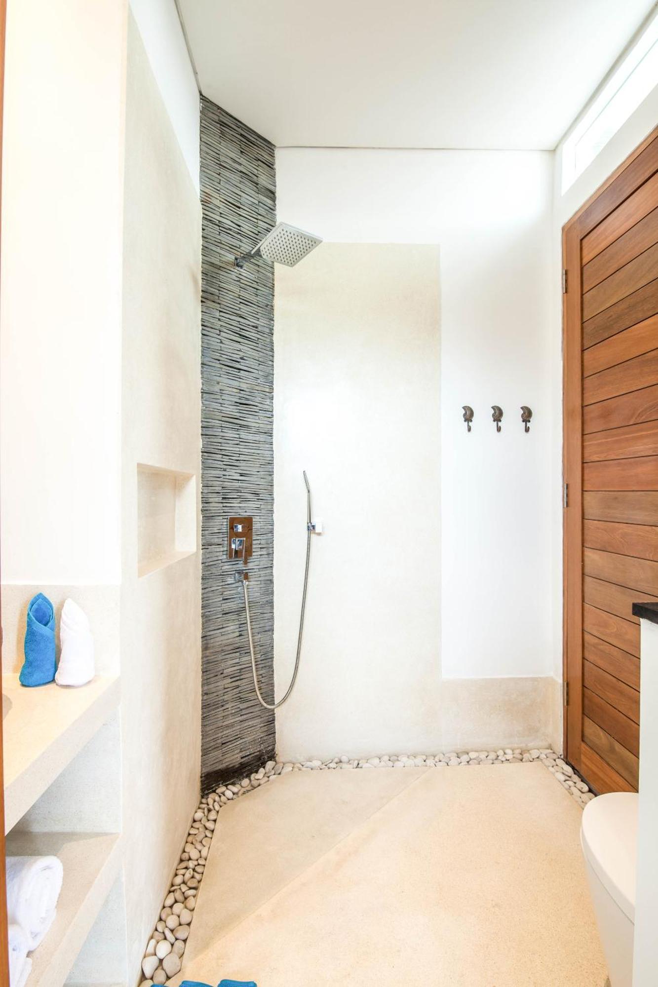 5br Designer Villa, Walk To Beach, Luxury Living