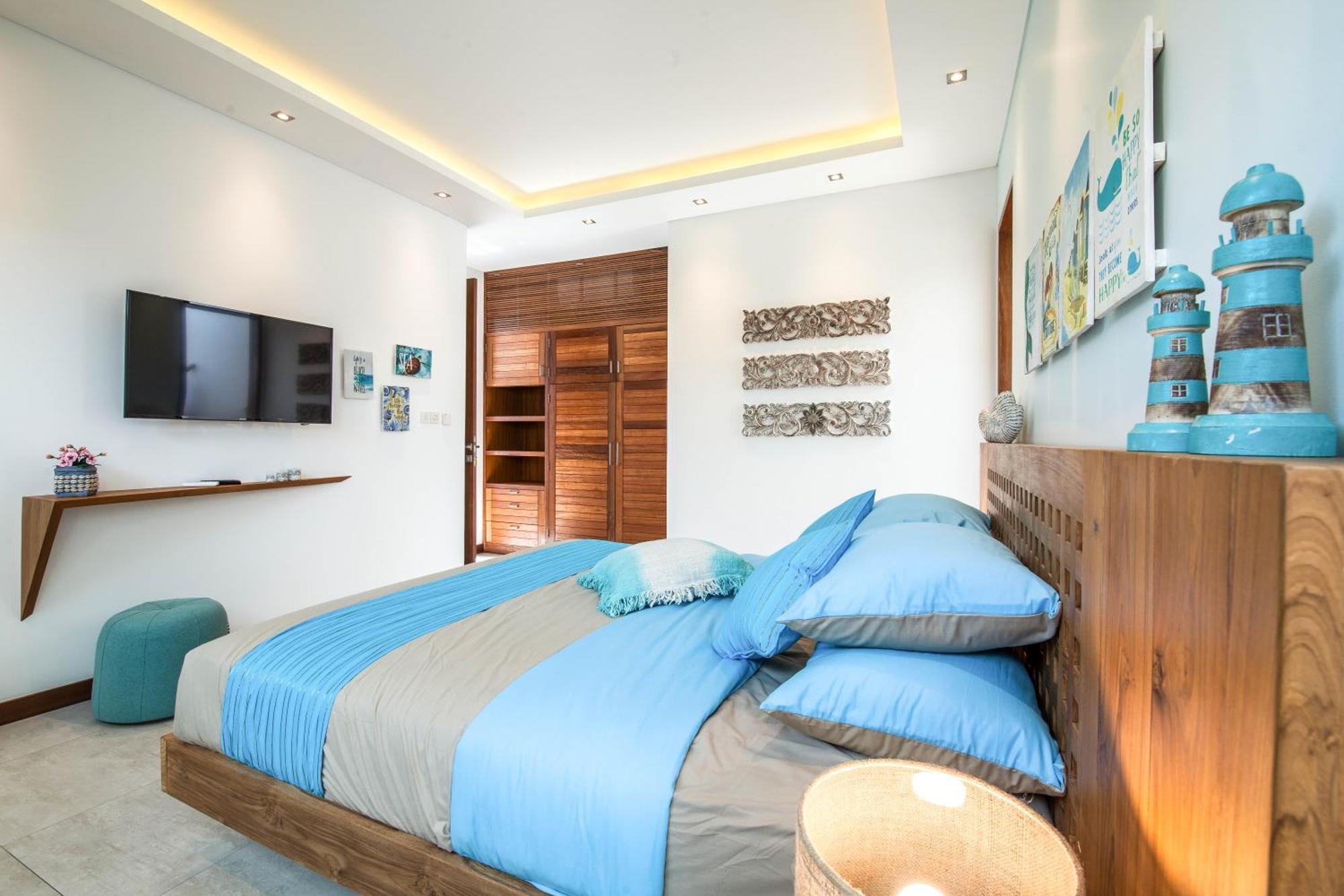 5br Designer Villa, Walk To Beach, Luxury Living Villa *
