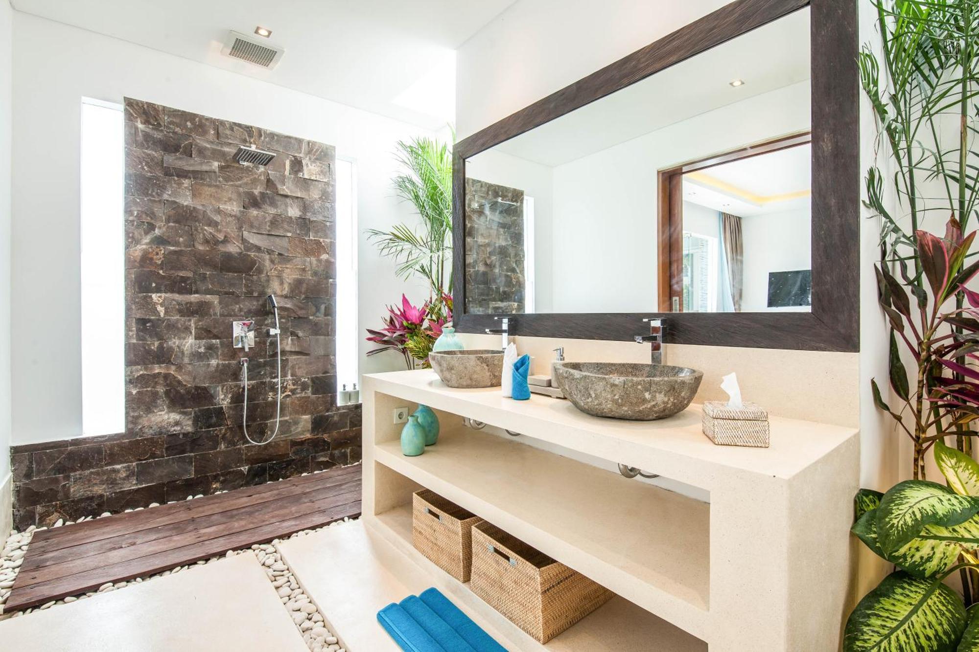 5br Designer Villa, Walk To Beach, Luxury Living Villa
