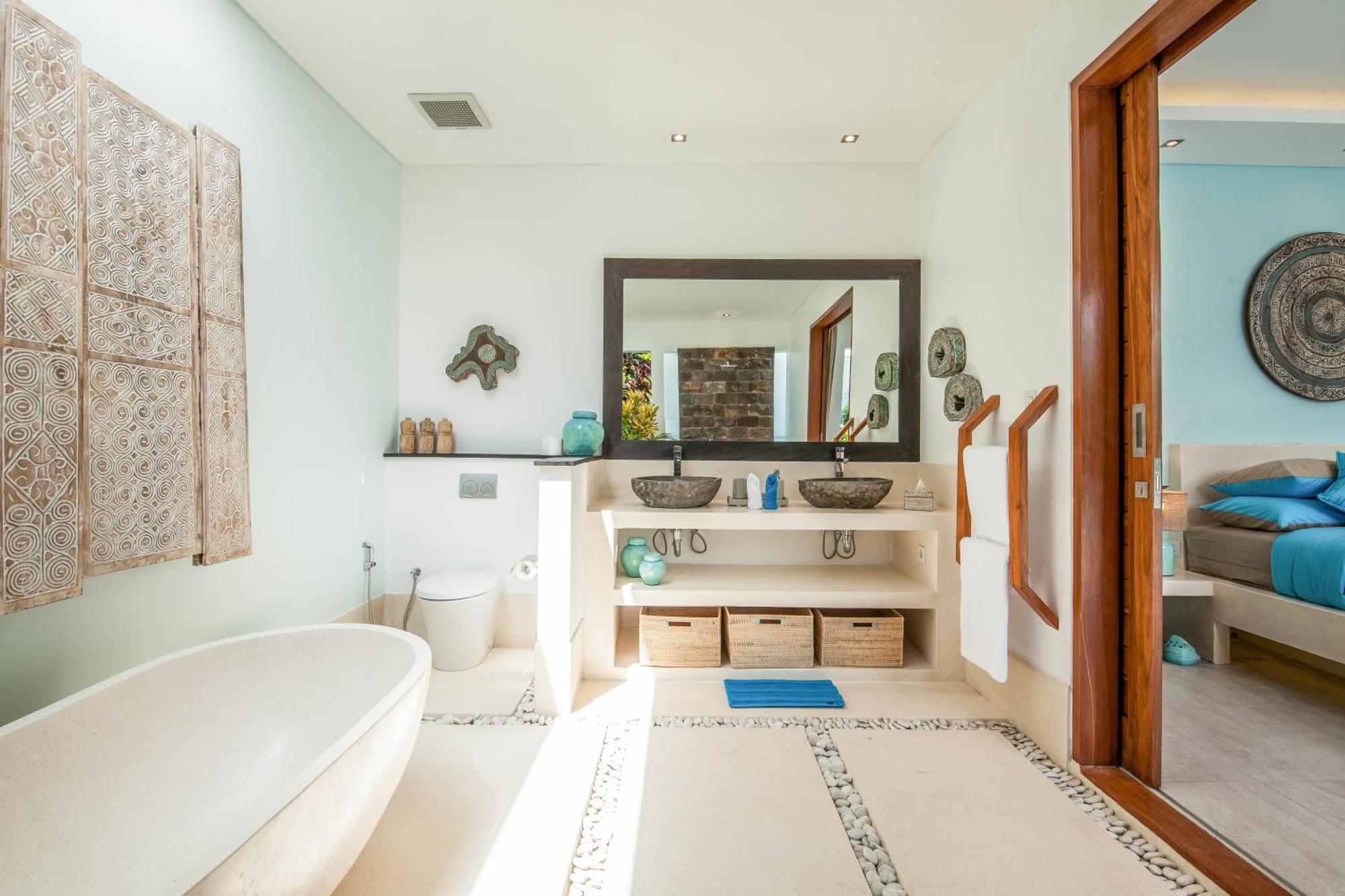 5br Designer Villa, Walk To Beach, Luxury Living Seminyak (Bali)