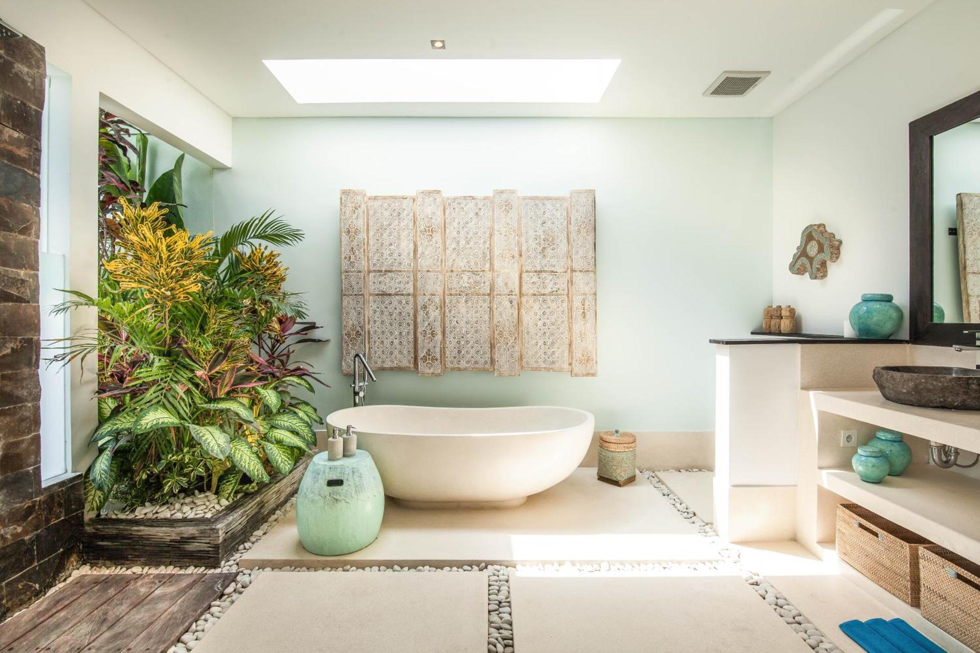 5br Designer Villa, Walk To Beach, Luxury Living Villa