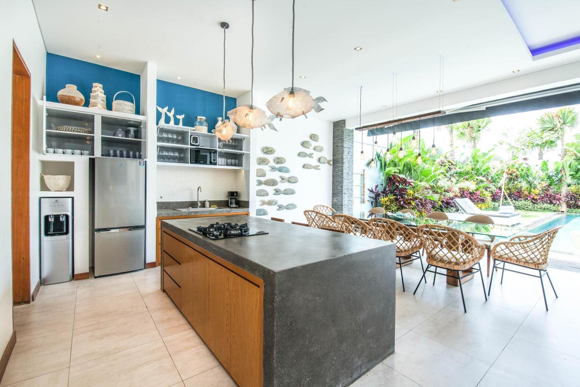 5br Designer Villa, Walk To Beach, Luxury Living