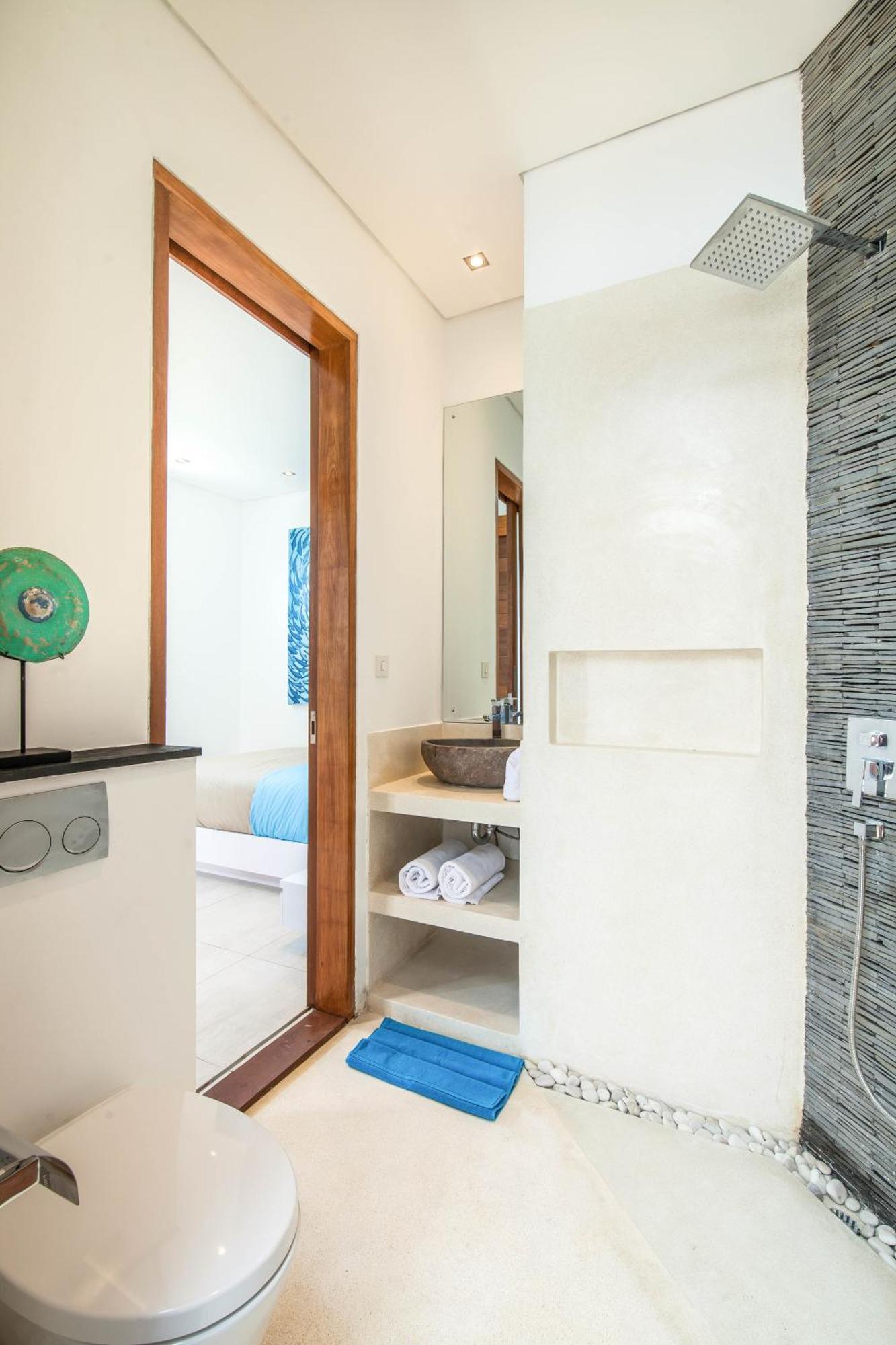 Villa 5br Designer Villa, Walk To Beach, Luxury Living
