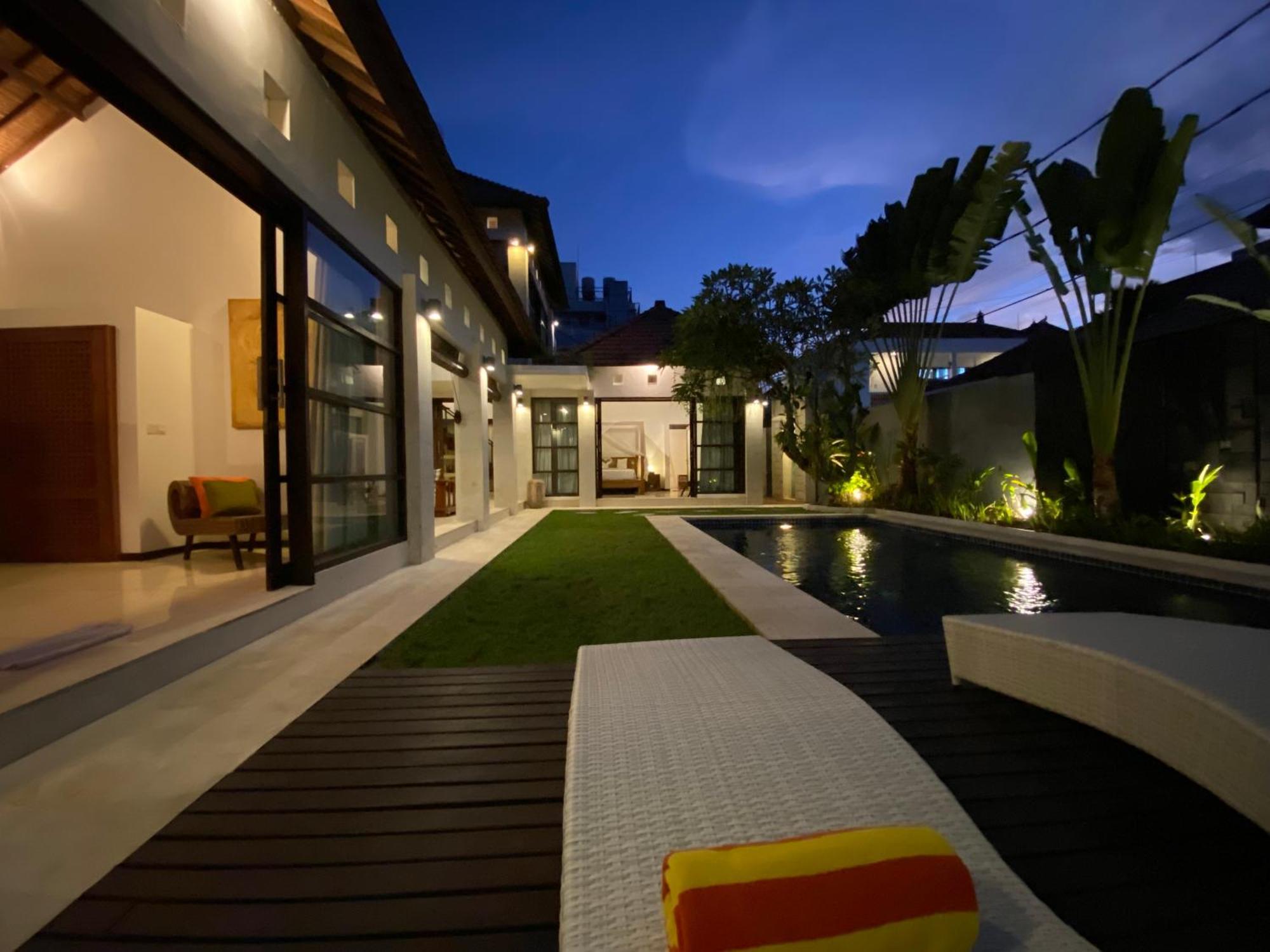 Villa Spacious In Petitenget Location