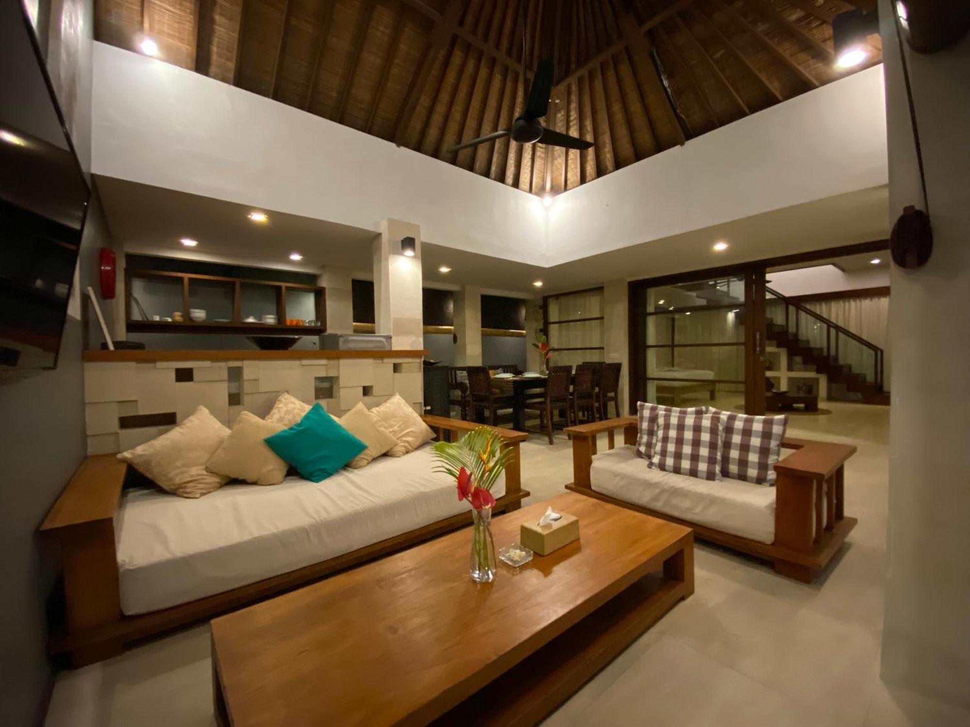 Spacious In Petitenget Location Villa *