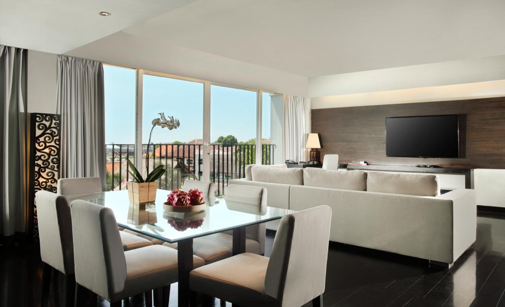 Hotel Cross Paasha Bali 5*