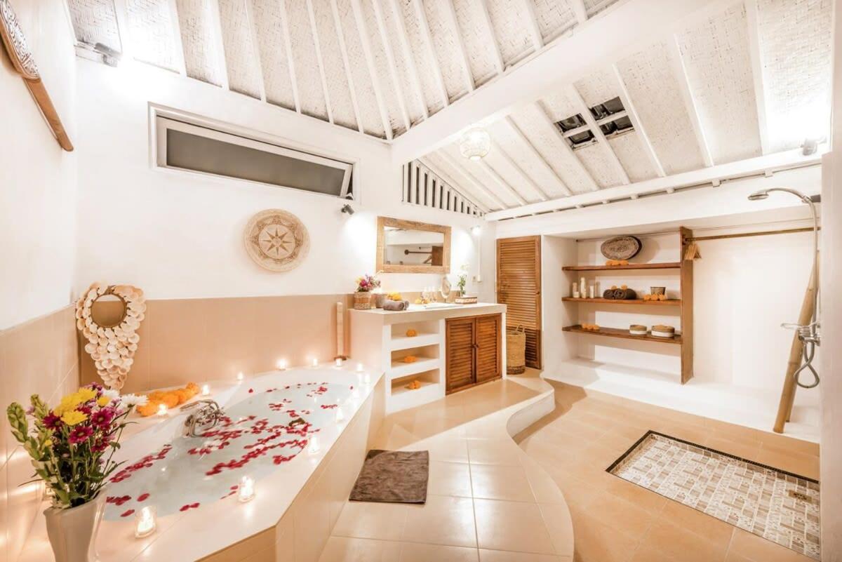London - Private 4 Bdr In Seminyak, Pool & Garden In Prime Location Villa