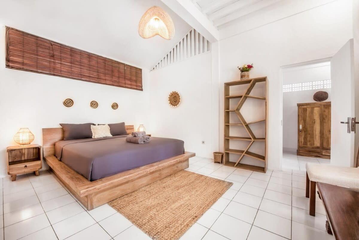 London - Private 4 Bdr In Seminyak, Pool & Garden In Prime Location Villa *