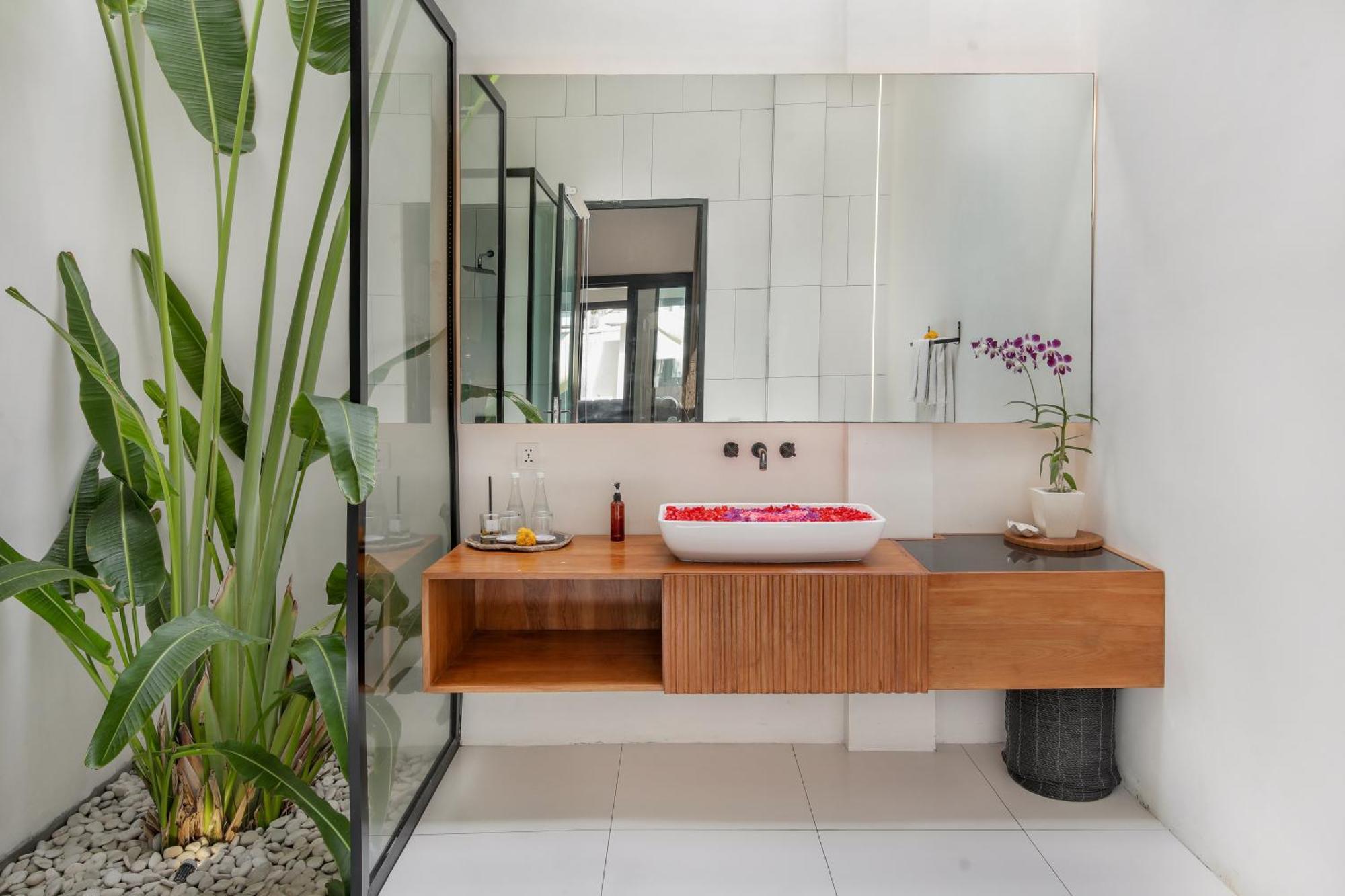 Giraffe Seminyak, 4br Short Walk To Potato Head Villa