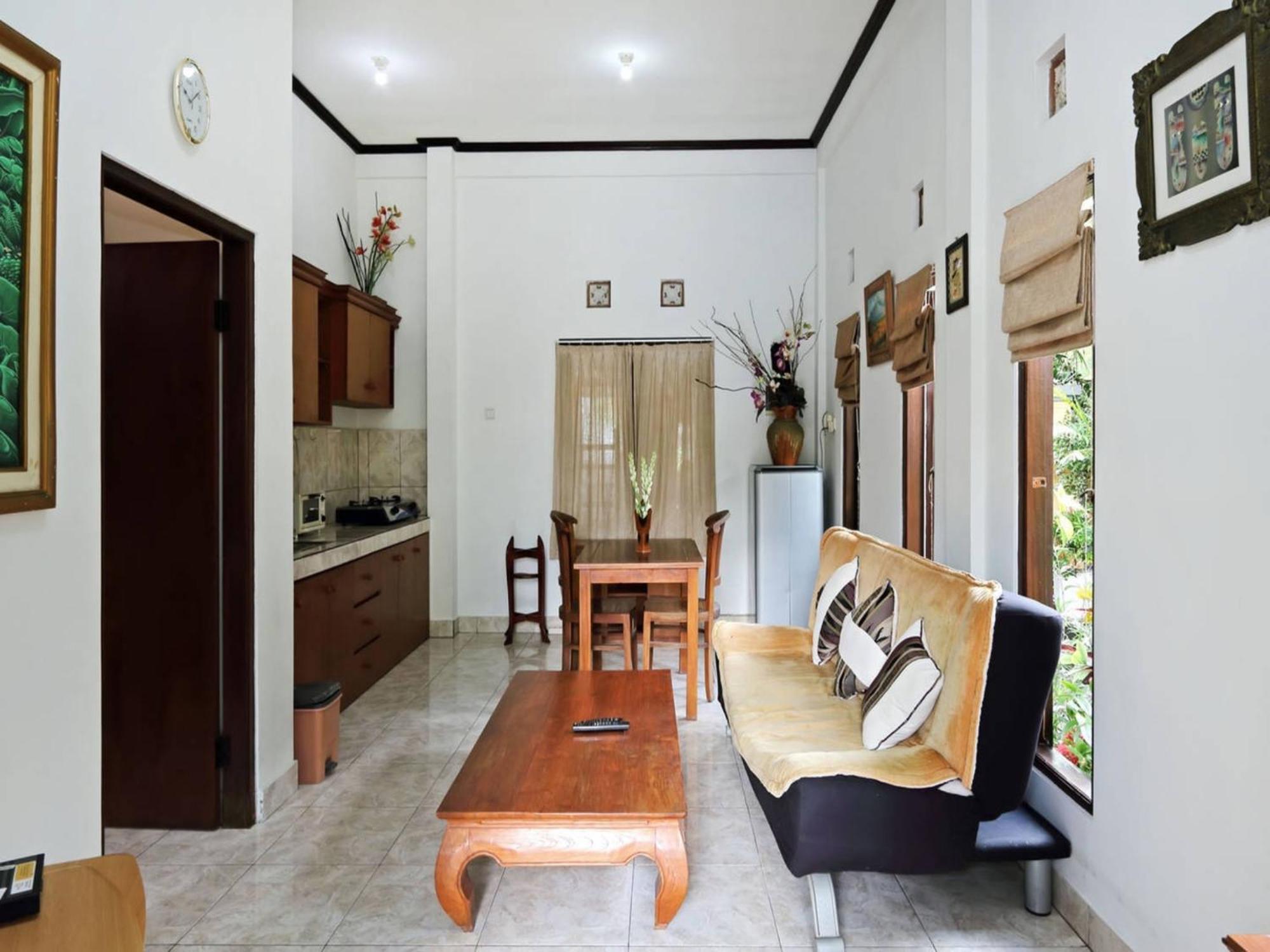 Rumah Akira Seminyak (Bali)