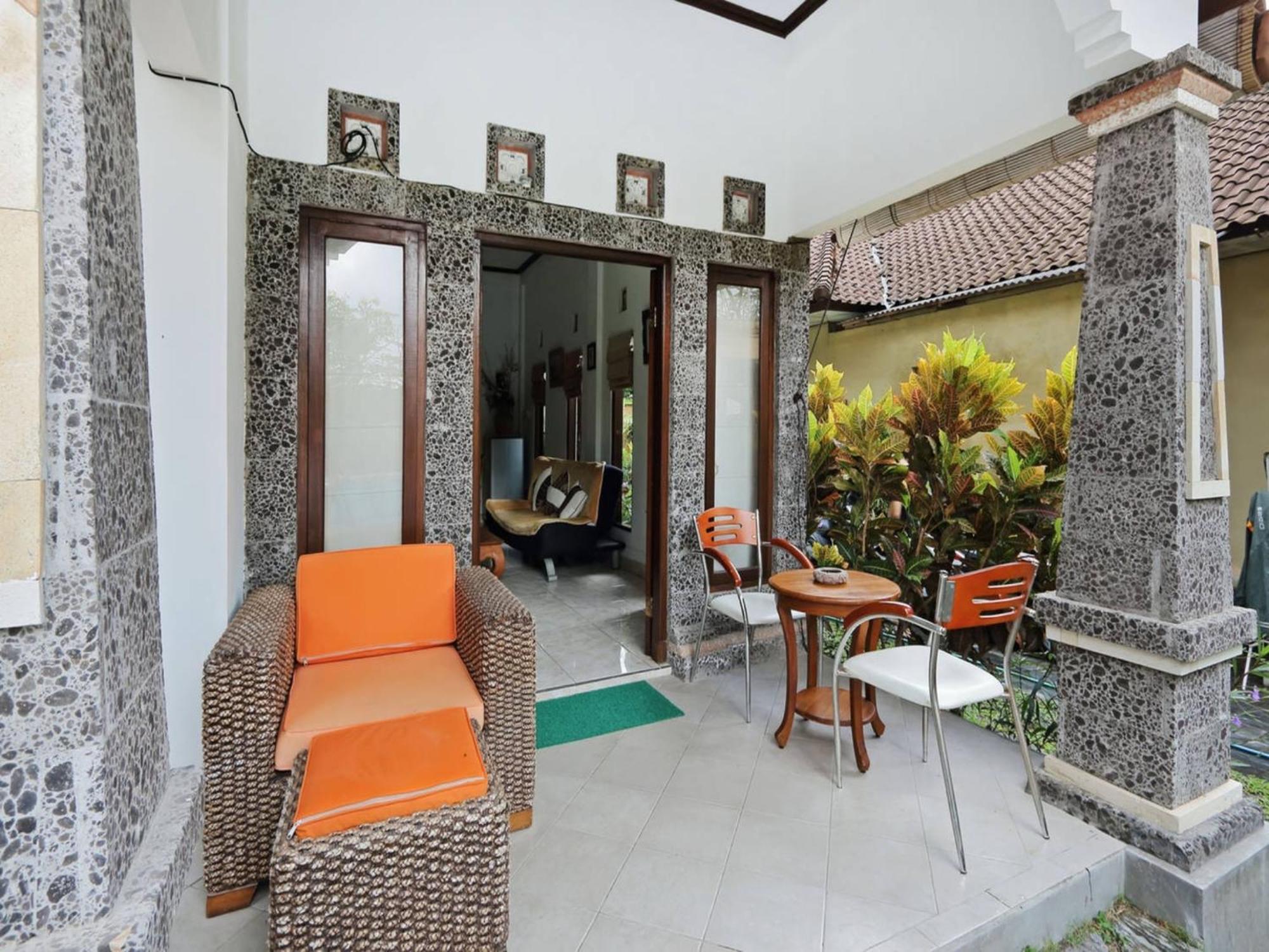Rumah Akira Guest house 3*