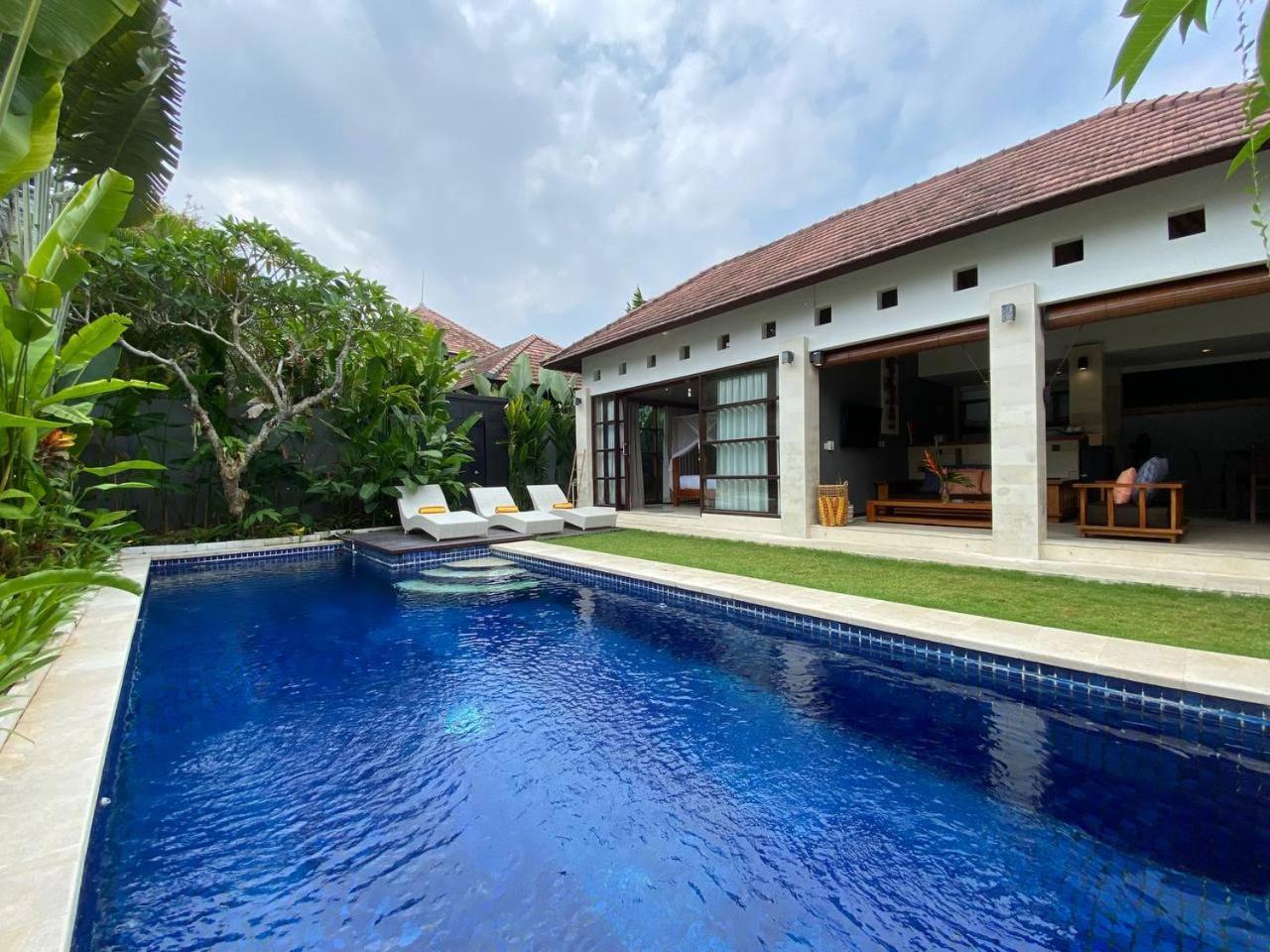 Spacious In Petitenget Location Villa Seminyak (Bali)