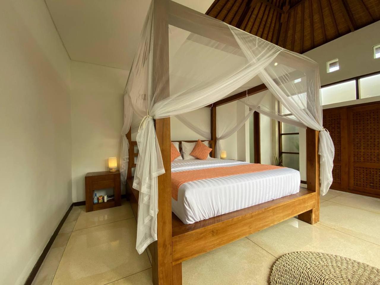 Spacious In Petitenget Location Villa