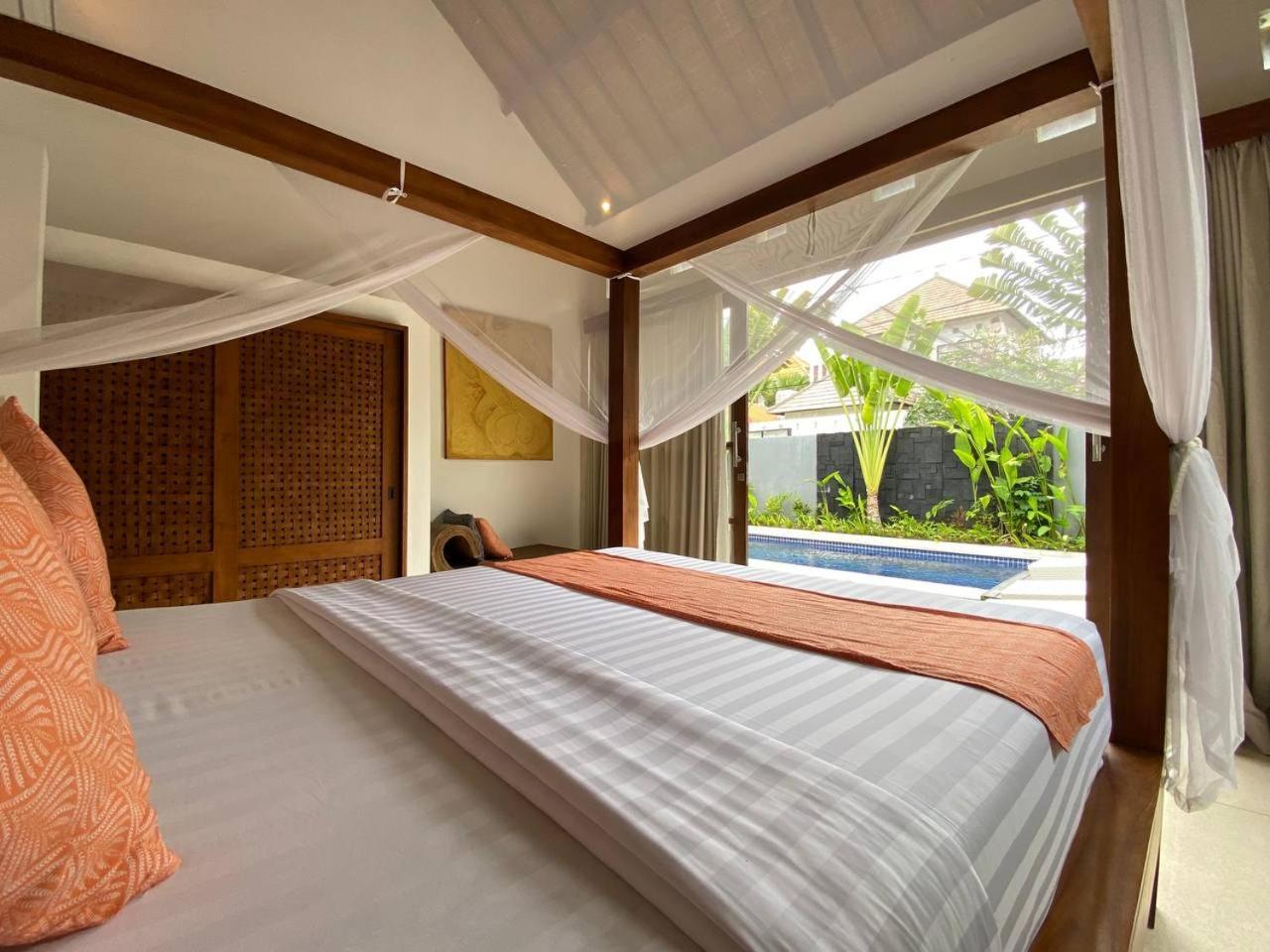 Villa Spacious In Petitenget Location *